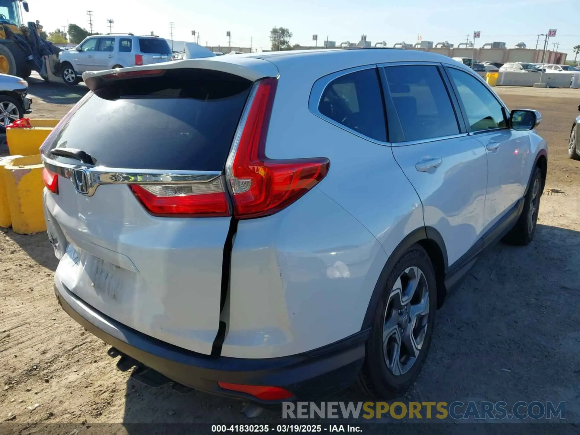 4 Photograph of a damaged car 5J6RW1H59KA034232 HONDA CR-V 2019