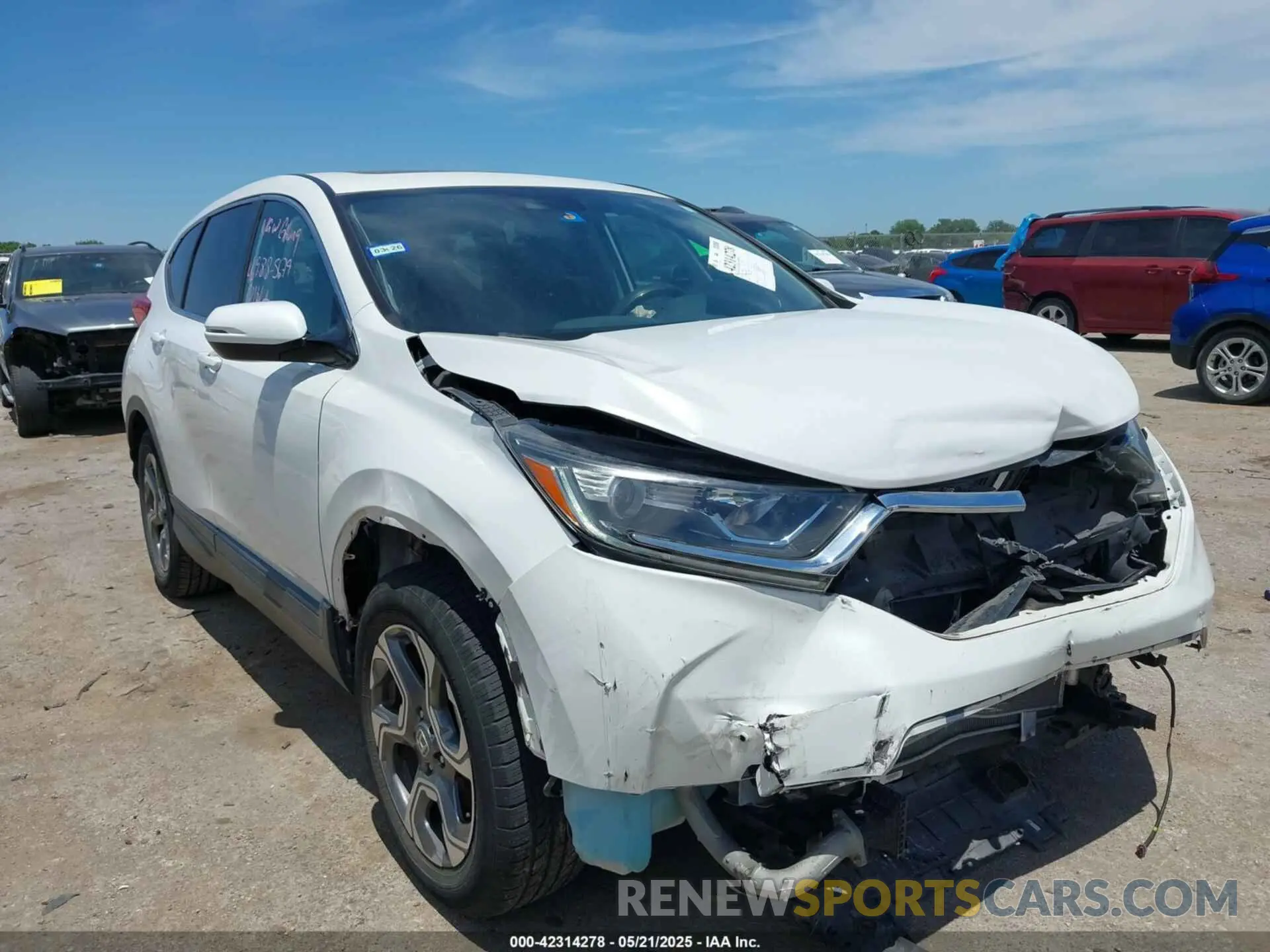 1 Photograph of a damaged car 5J6RW1H5XKA030559 HONDA CR-V 2019