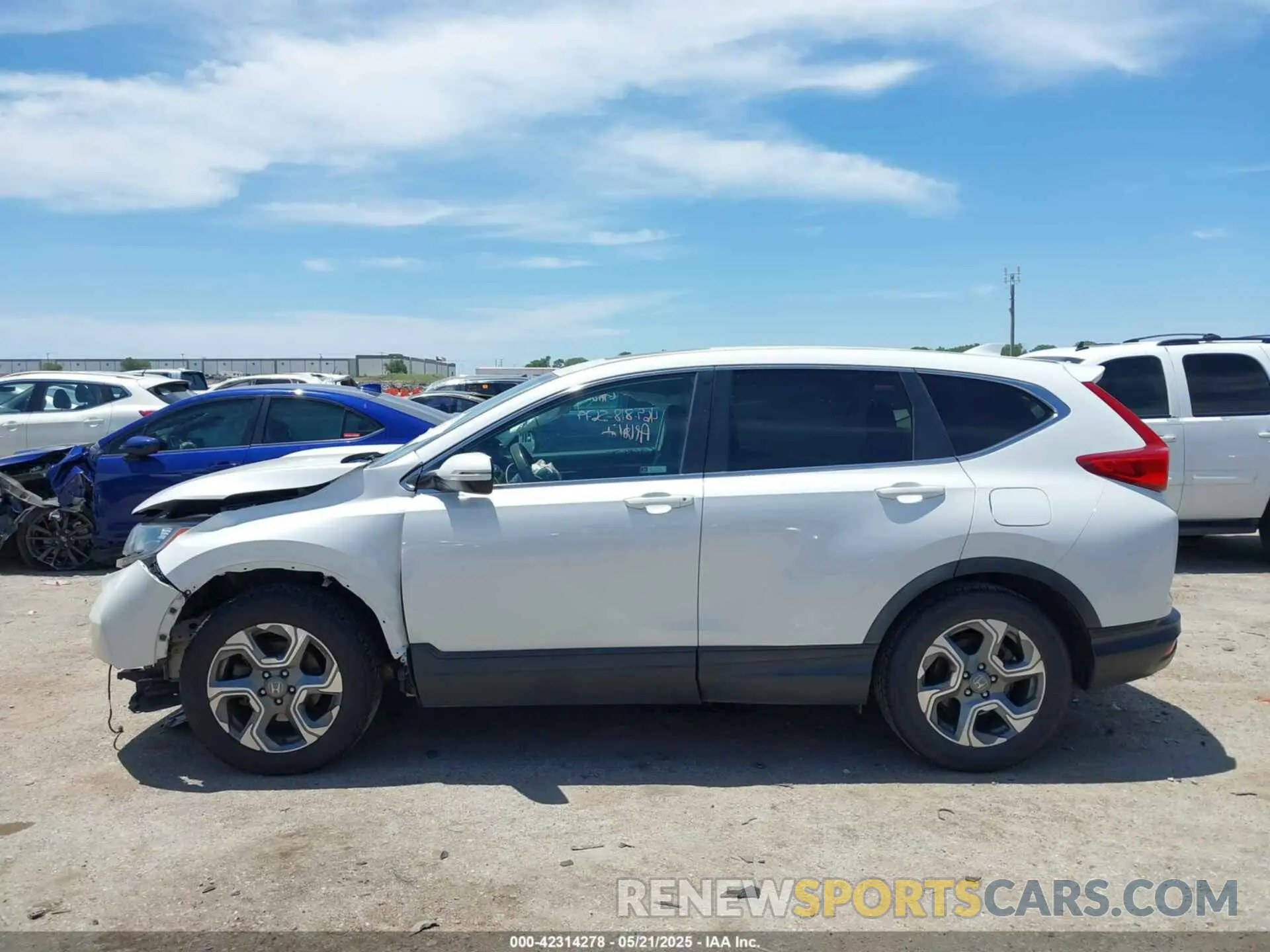 15 Photograph of a damaged car 5J6RW1H5XKA030559 HONDA CR-V 2019