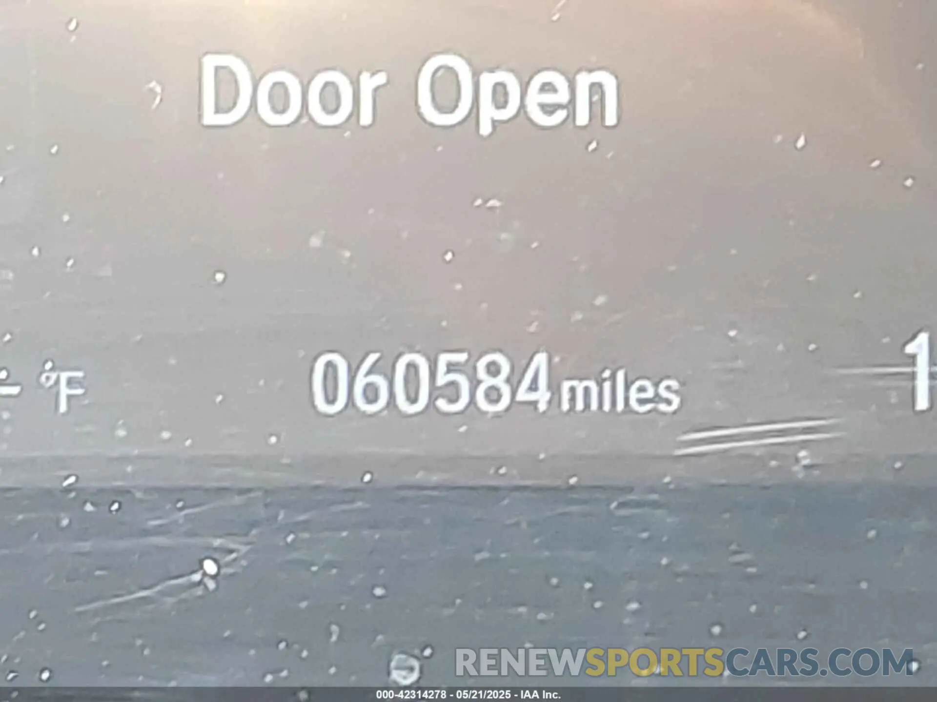 16 Photograph of a damaged car 5J6RW1H5XKA030559 HONDA CR-V 2019