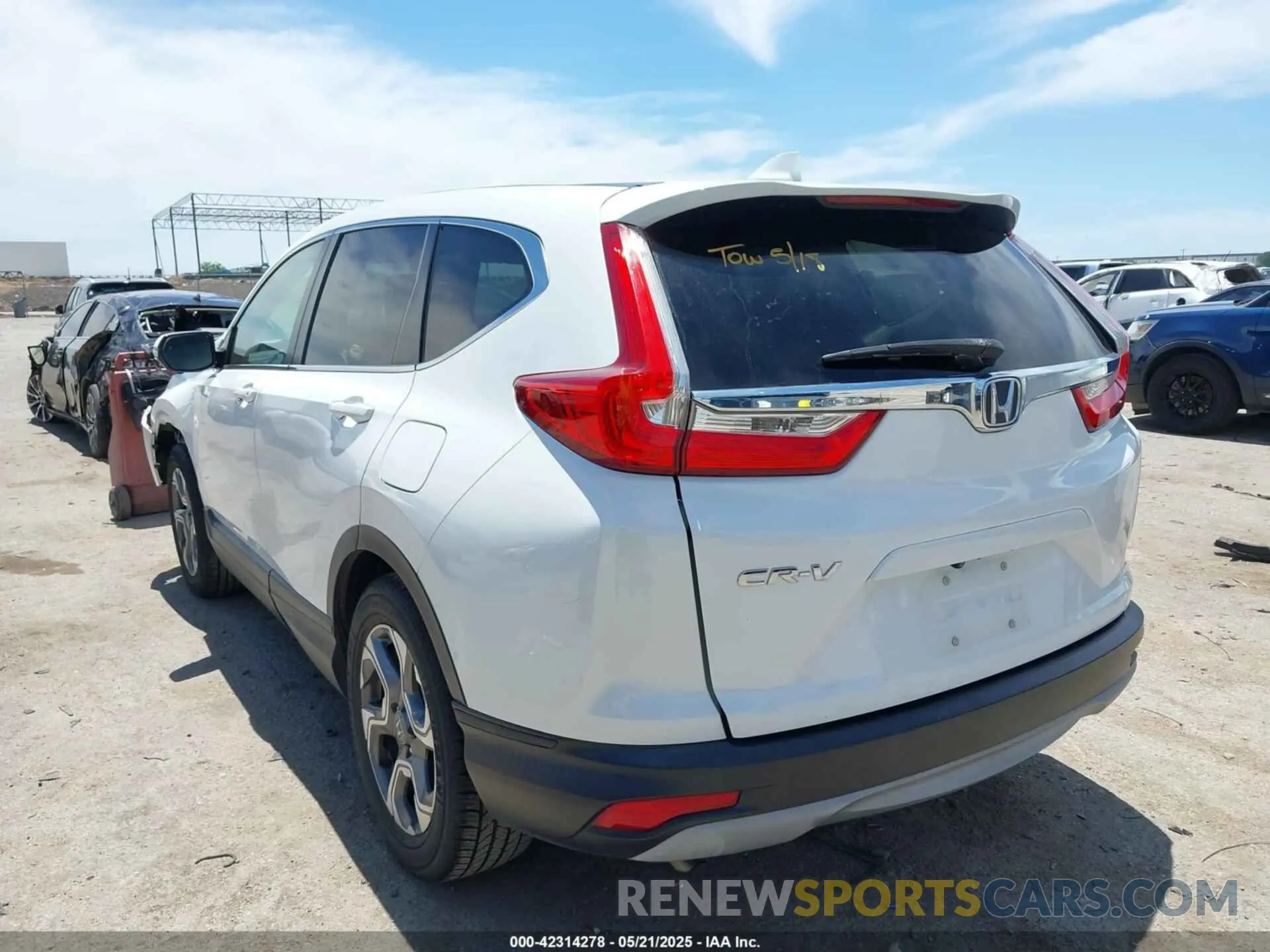 3 Photograph of a damaged car 5J6RW1H5XKA030559 HONDA CR-V 2019