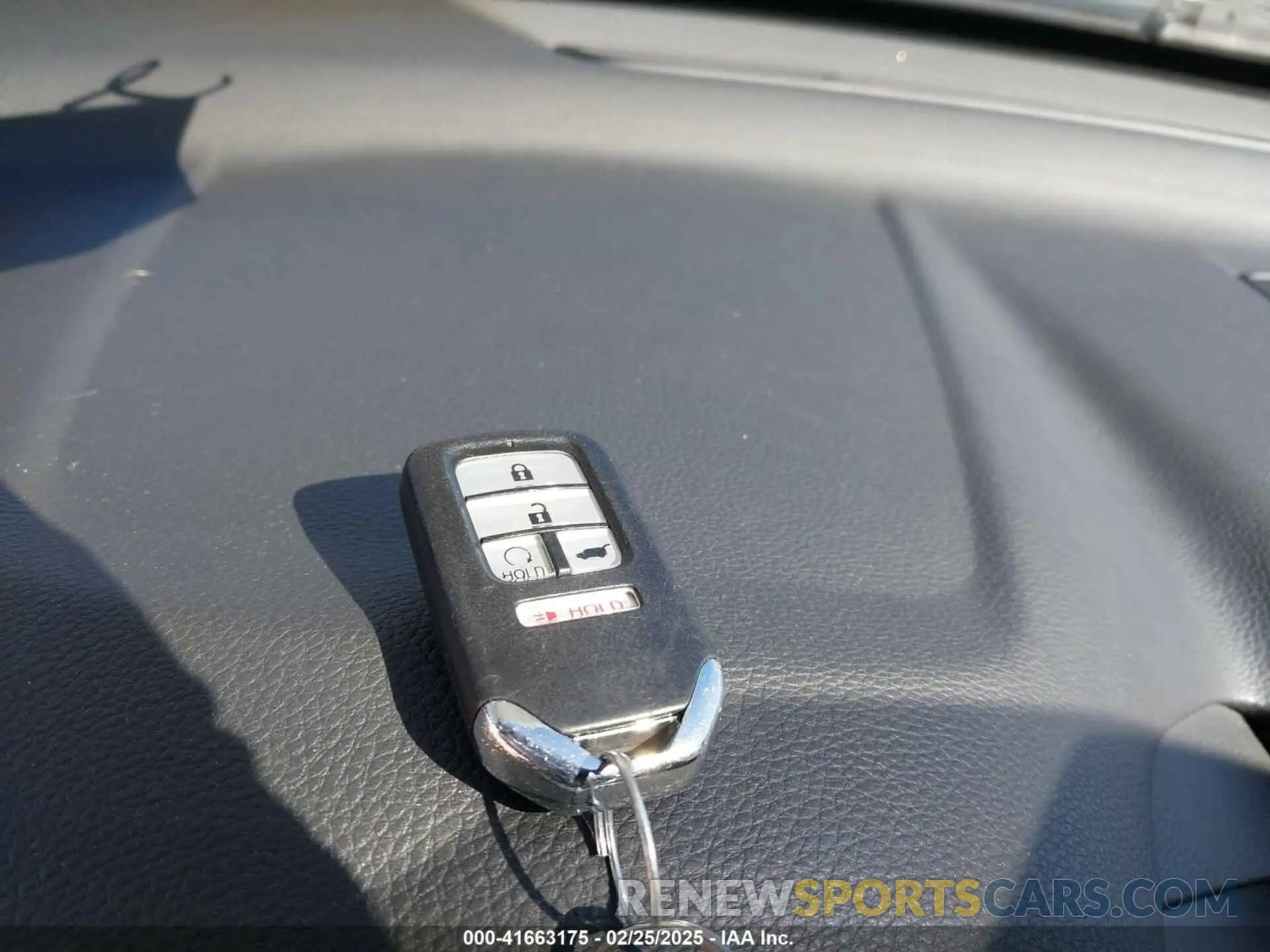 11 Photograph of a damaged car 5J6RW1H5XKL005682 HONDA CR-V 2019