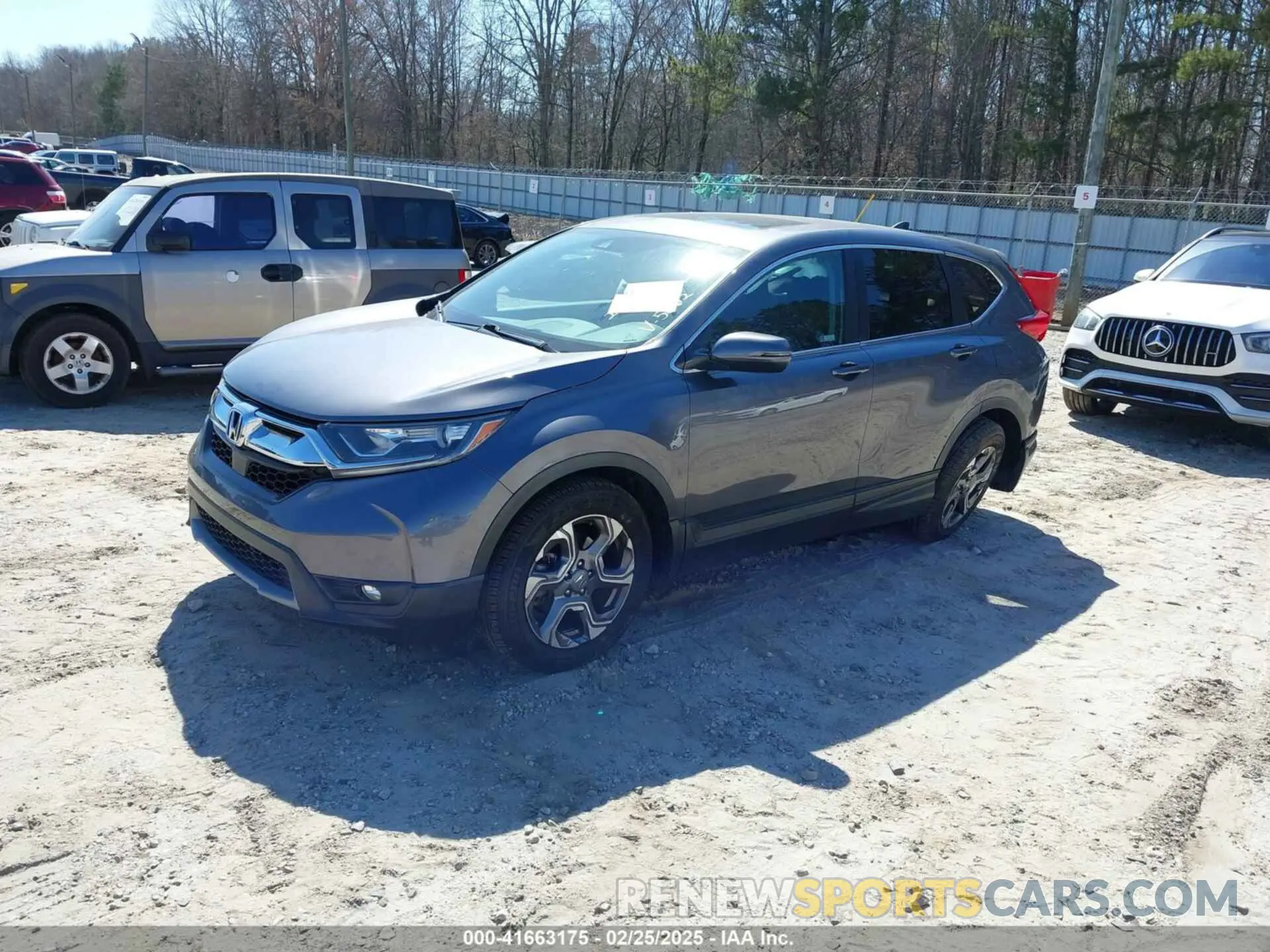2 Photograph of a damaged car 5J6RW1H5XKL005682 HONDA CR-V 2019