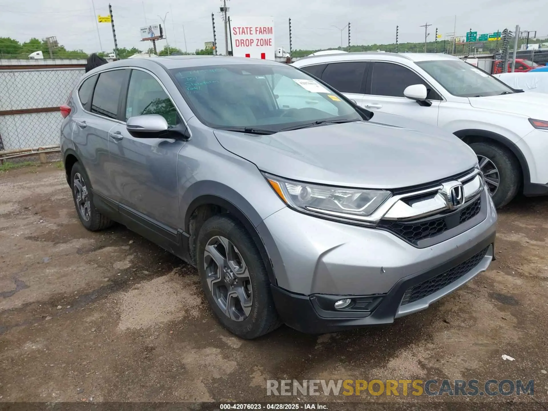 1 Photograph of a damaged car 5J6RW1H80KA021010 HONDA CR-V 2019