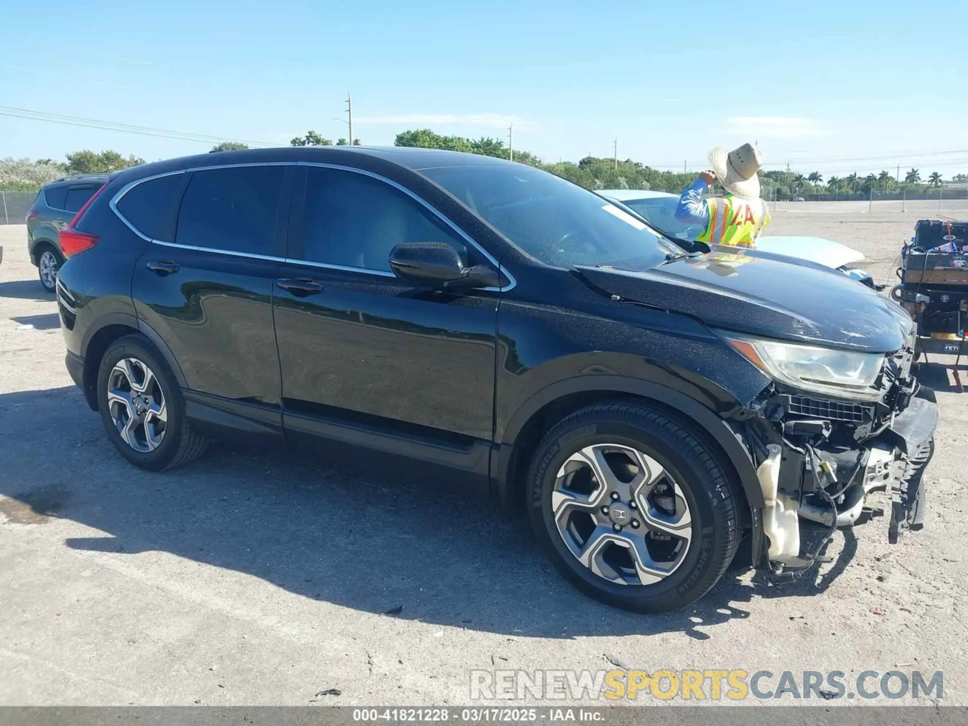 1 Photograph of a damaged car 5J6RW1H82KA015922 HONDA CR-V 2019