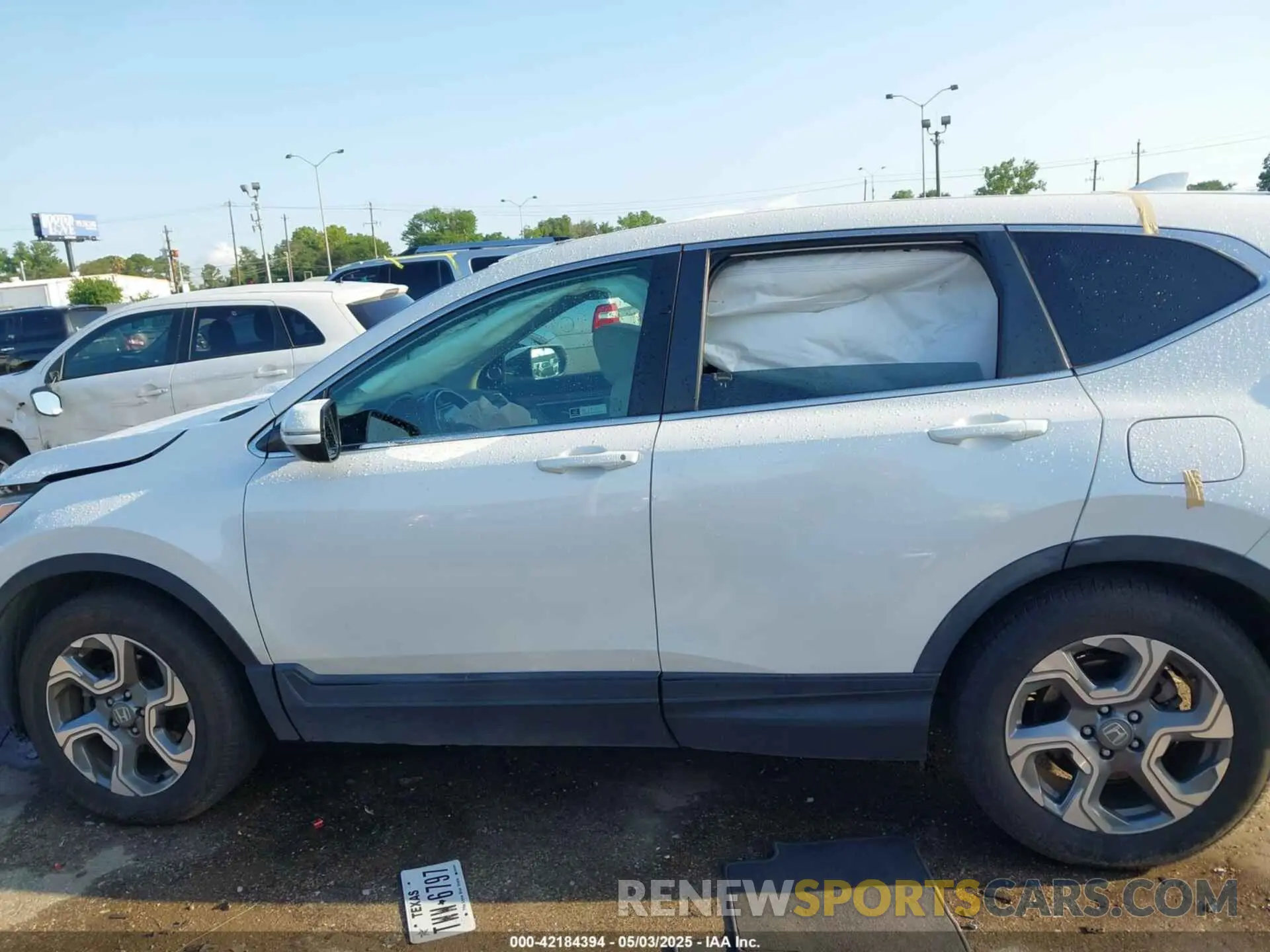 15 Photograph of a damaged car 5J6RW1H82KA017900 HONDA CR-V 2019