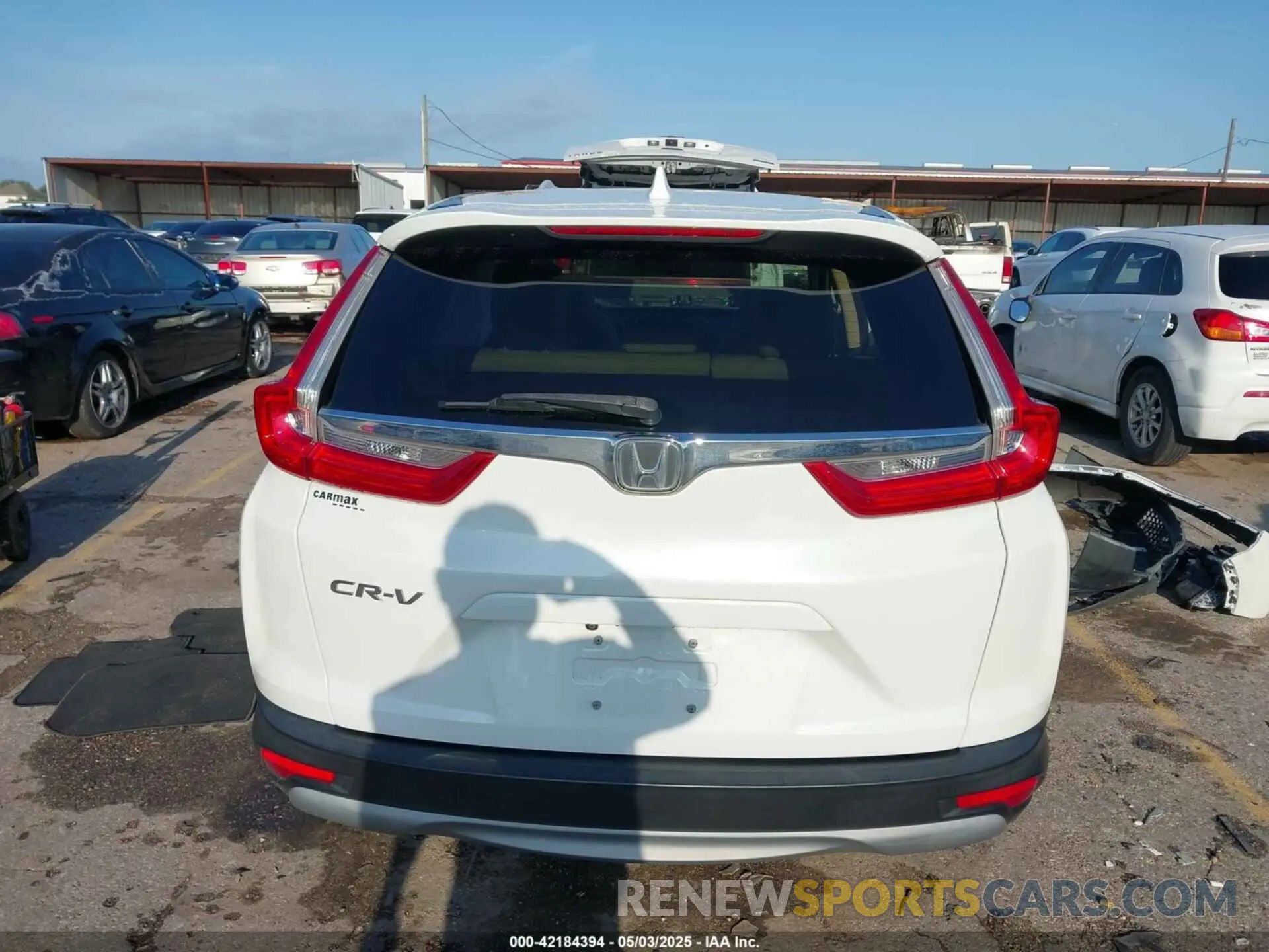 17 Photograph of a damaged car 5J6RW1H82KA017900 HONDA CR-V 2019