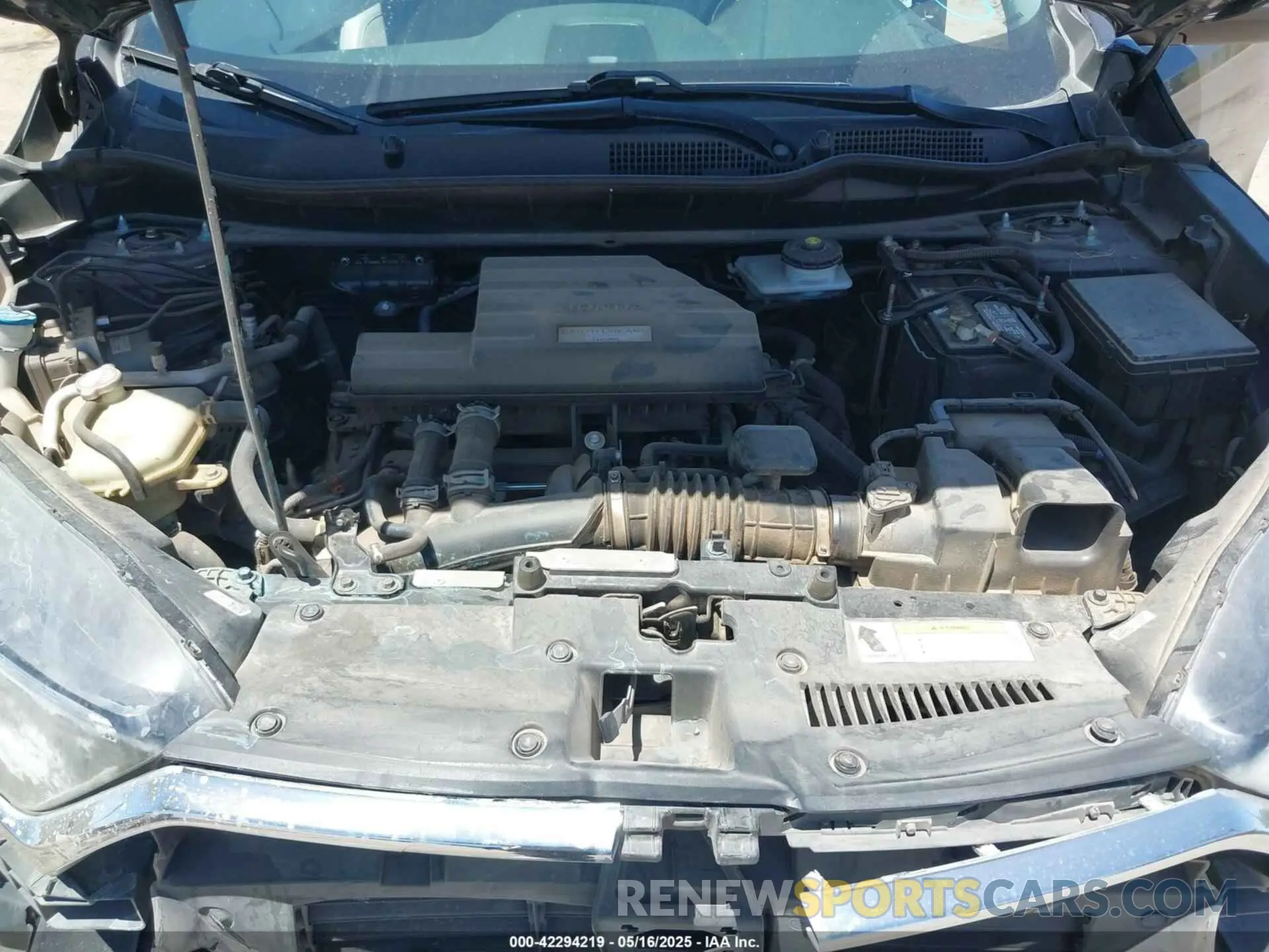 10 Photograph of a damaged car 5J6RW1H83KA004847 HONDA CR-V 2019