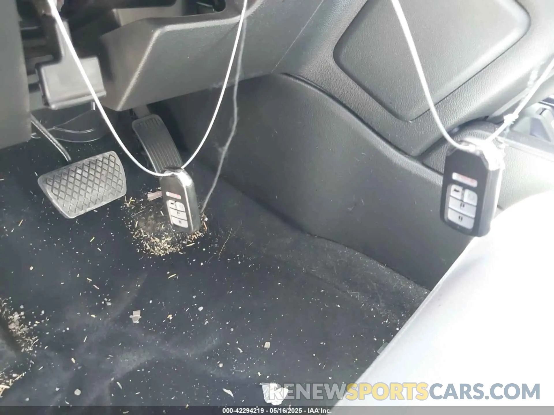 11 Photograph of a damaged car 5J6RW1H83KA004847 HONDA CR-V 2019