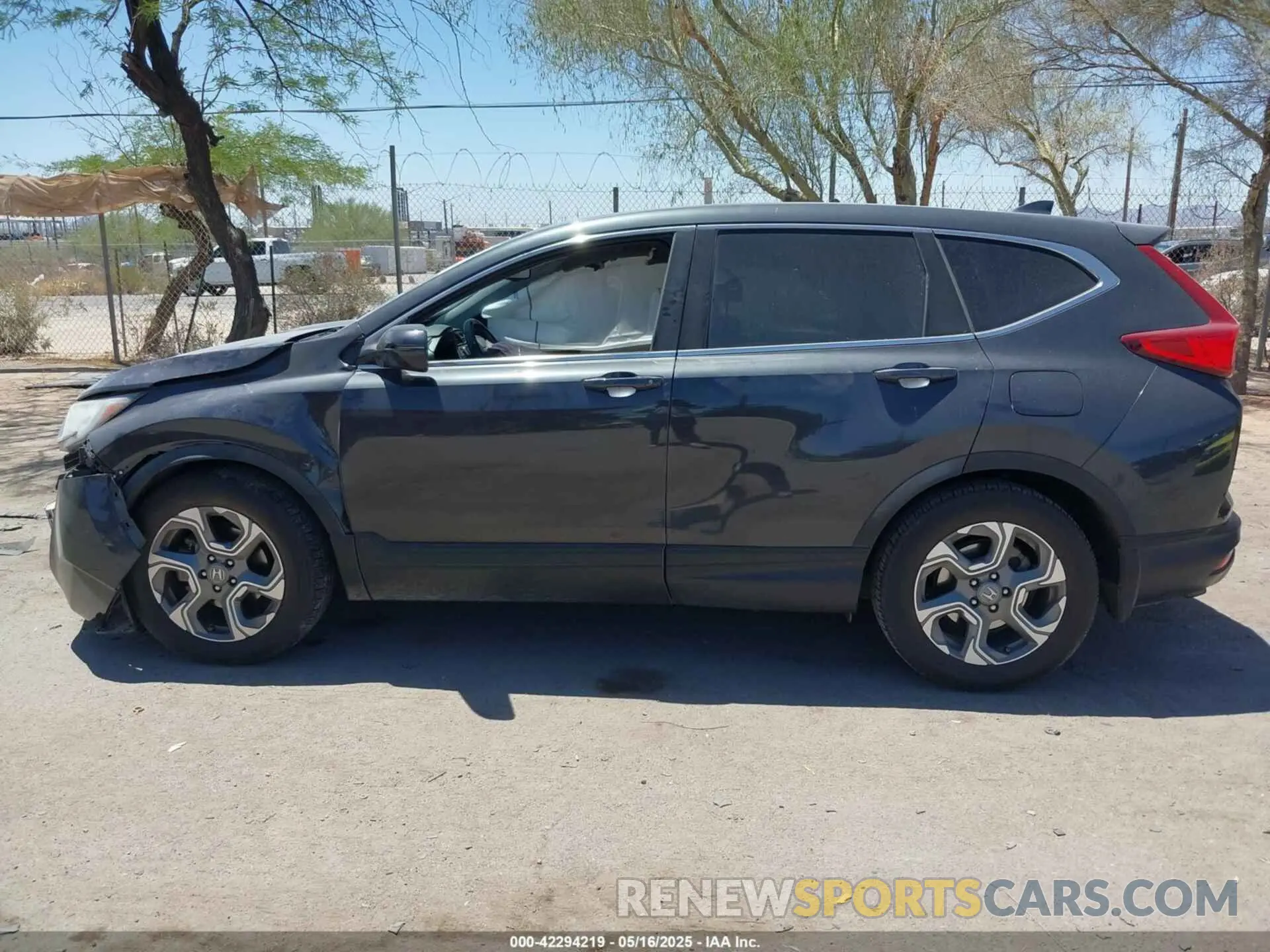 15 Photograph of a damaged car 5J6RW1H83KA004847 HONDA CR-V 2019
