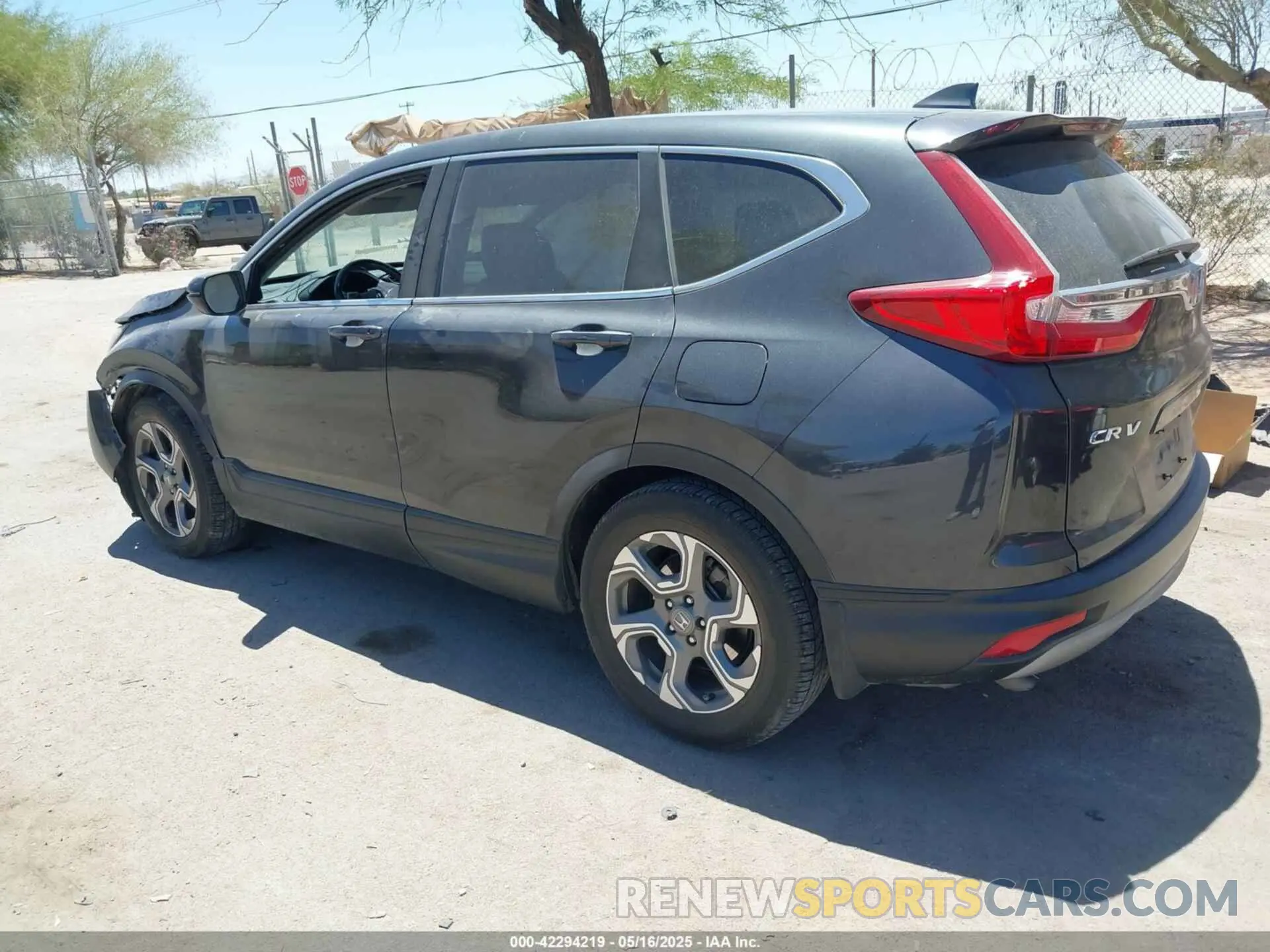 3 Photograph of a damaged car 5J6RW1H83KA004847 HONDA CR-V 2019