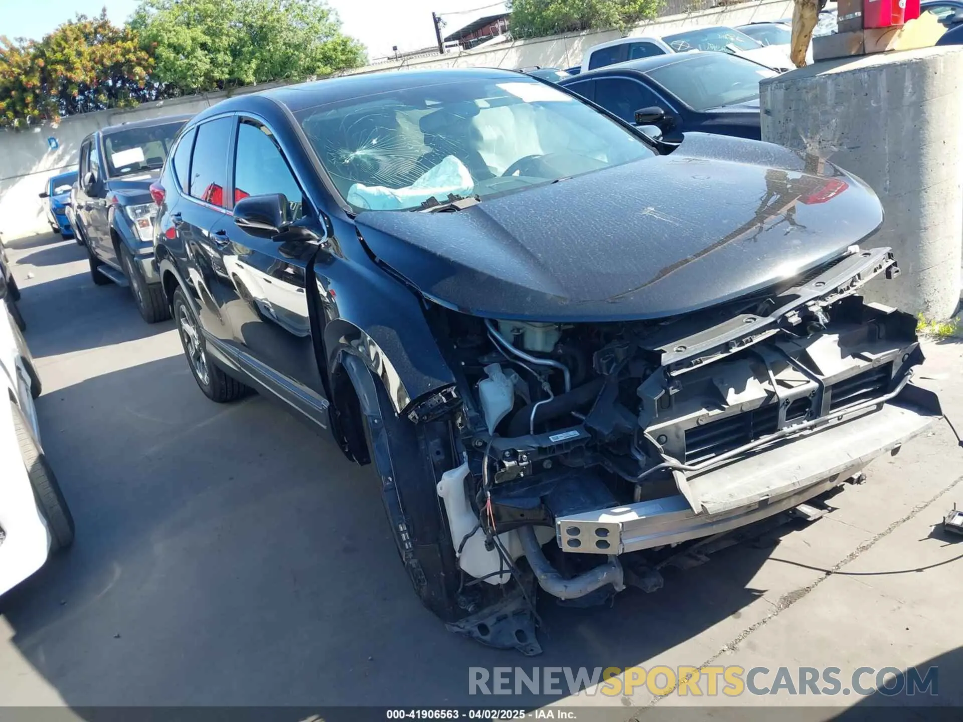 1 Photograph of a damaged car 5J6RW1H84KA001472 HONDA CR-V 2019