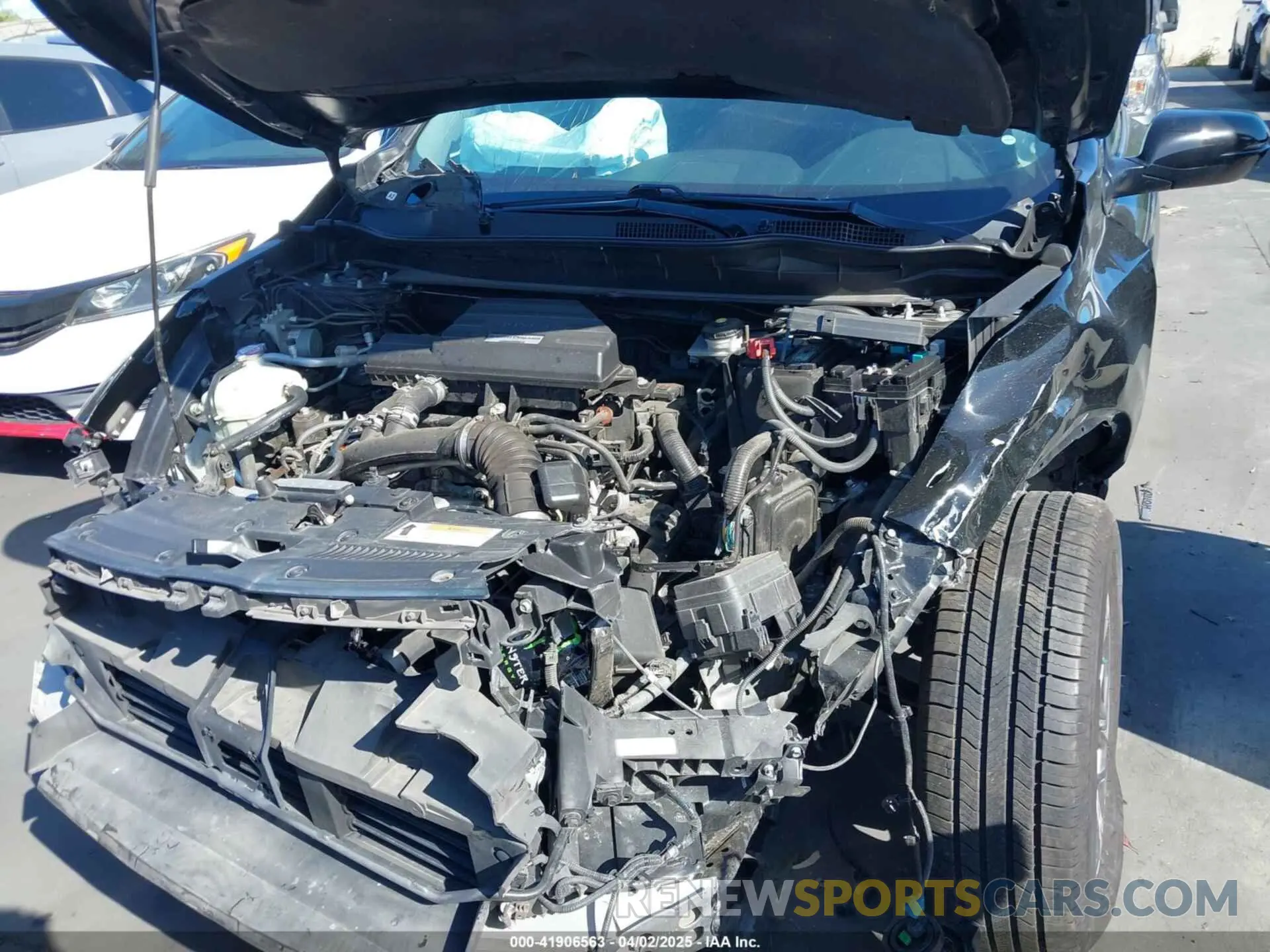 19 Photograph of a damaged car 5J6RW1H84KA001472 HONDA CR-V 2019