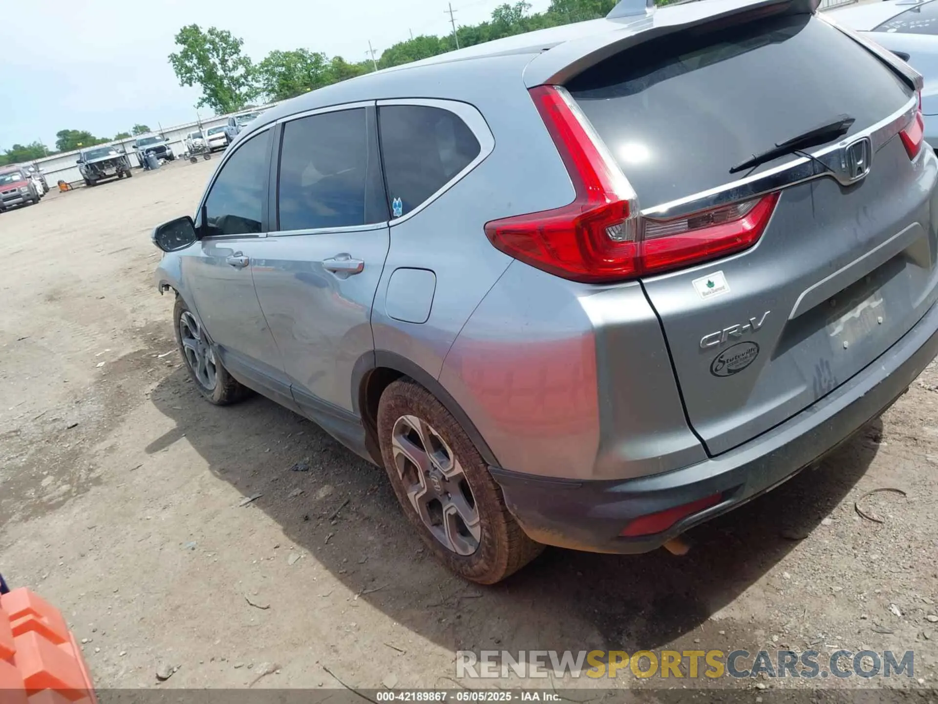 3 Photograph of a damaged car 5J6RW1H84KA017039 HONDA CR-V 2019