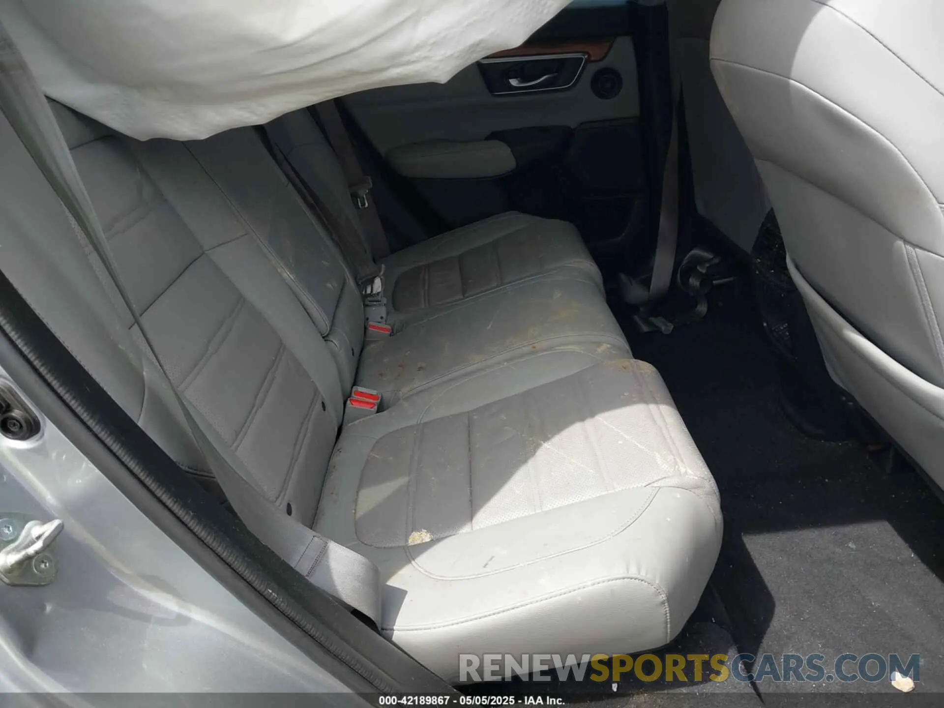 8 Photograph of a damaged car 5J6RW1H84KA017039 HONDA CR-V 2019