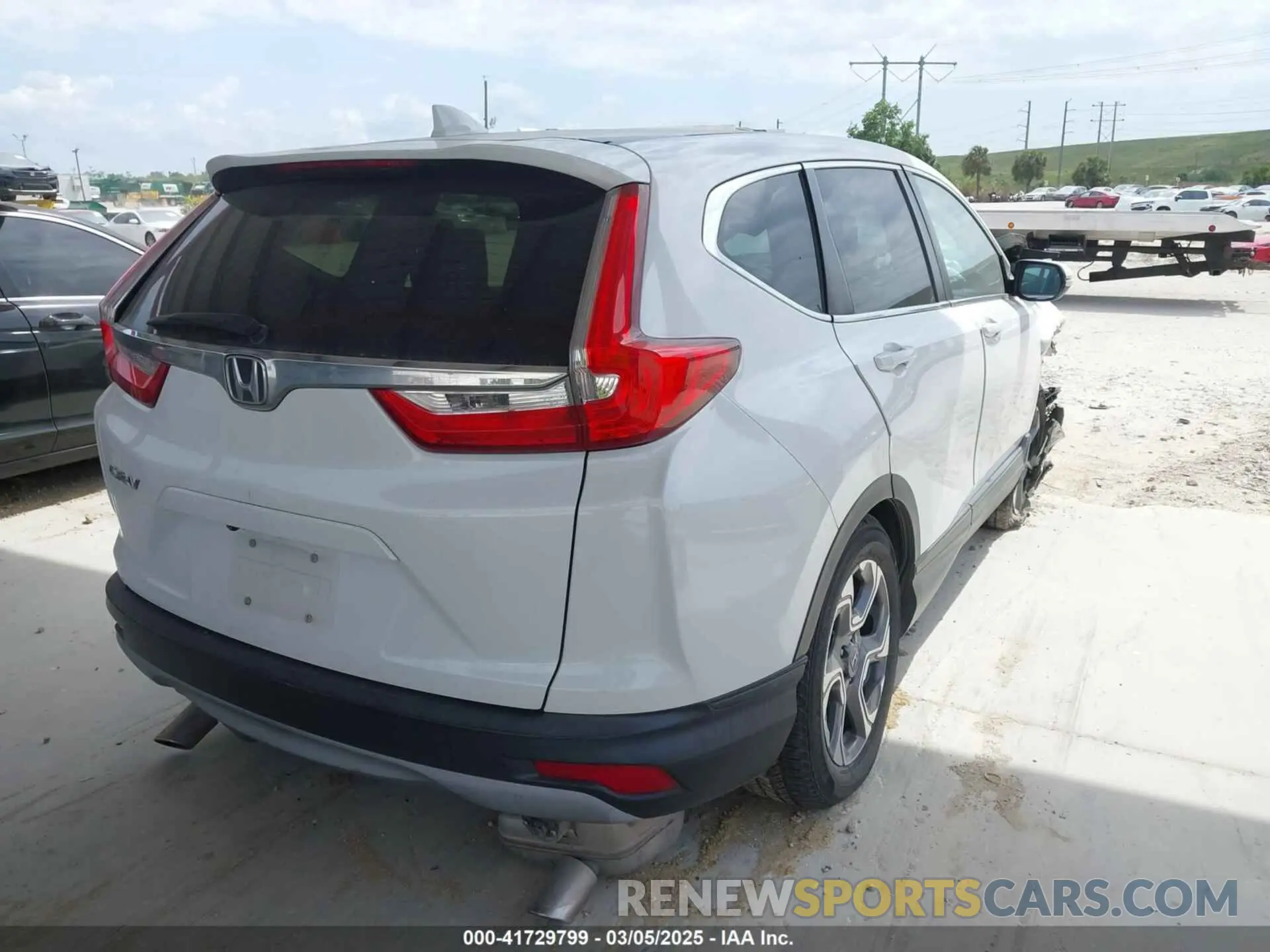 4 Photograph of a damaged car 5J6RW1H84KA029580 HONDA CR-V 2019