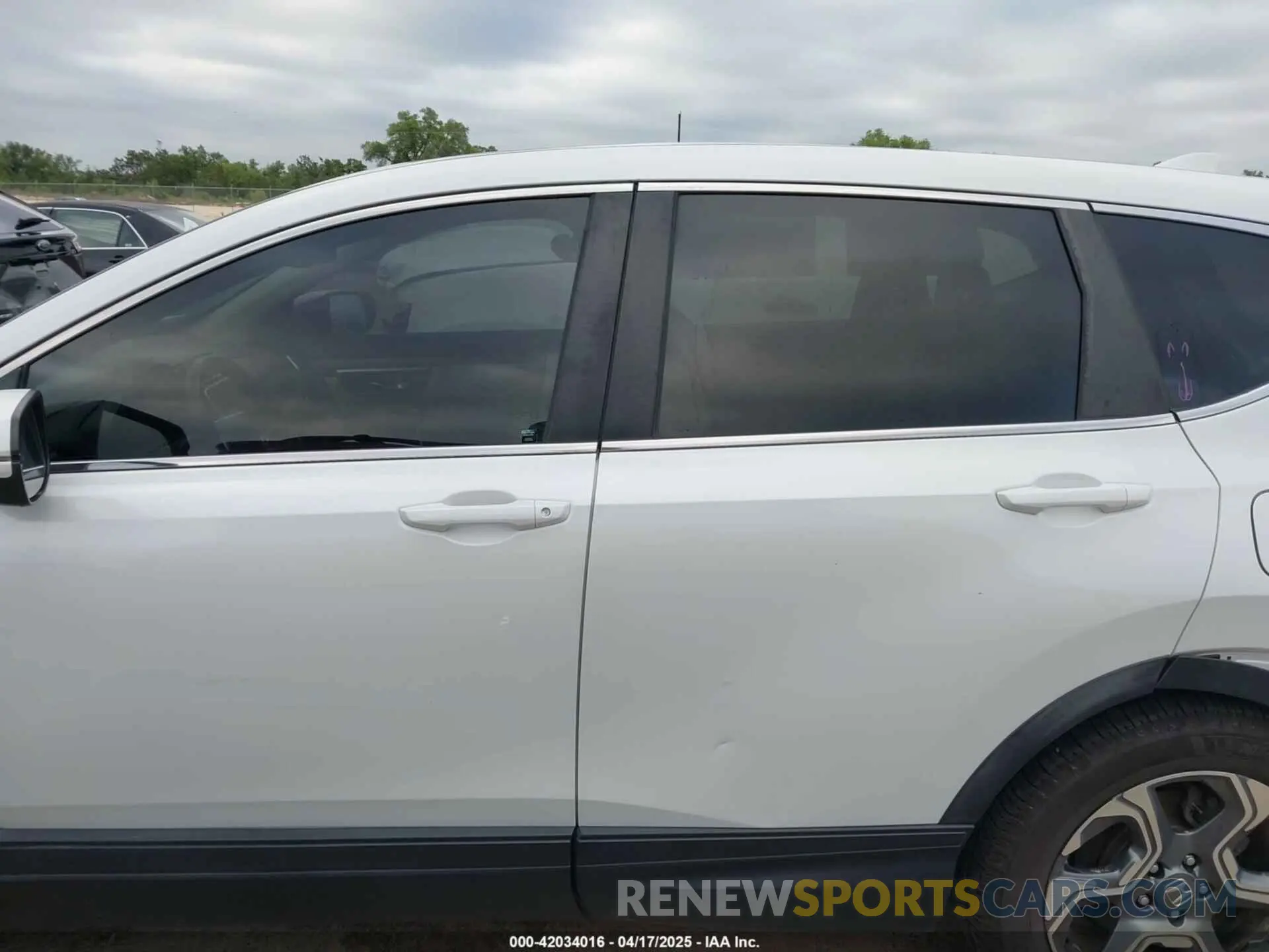15 Photograph of a damaged car 5J6RW1H86KA008732 HONDA CR-V 2019