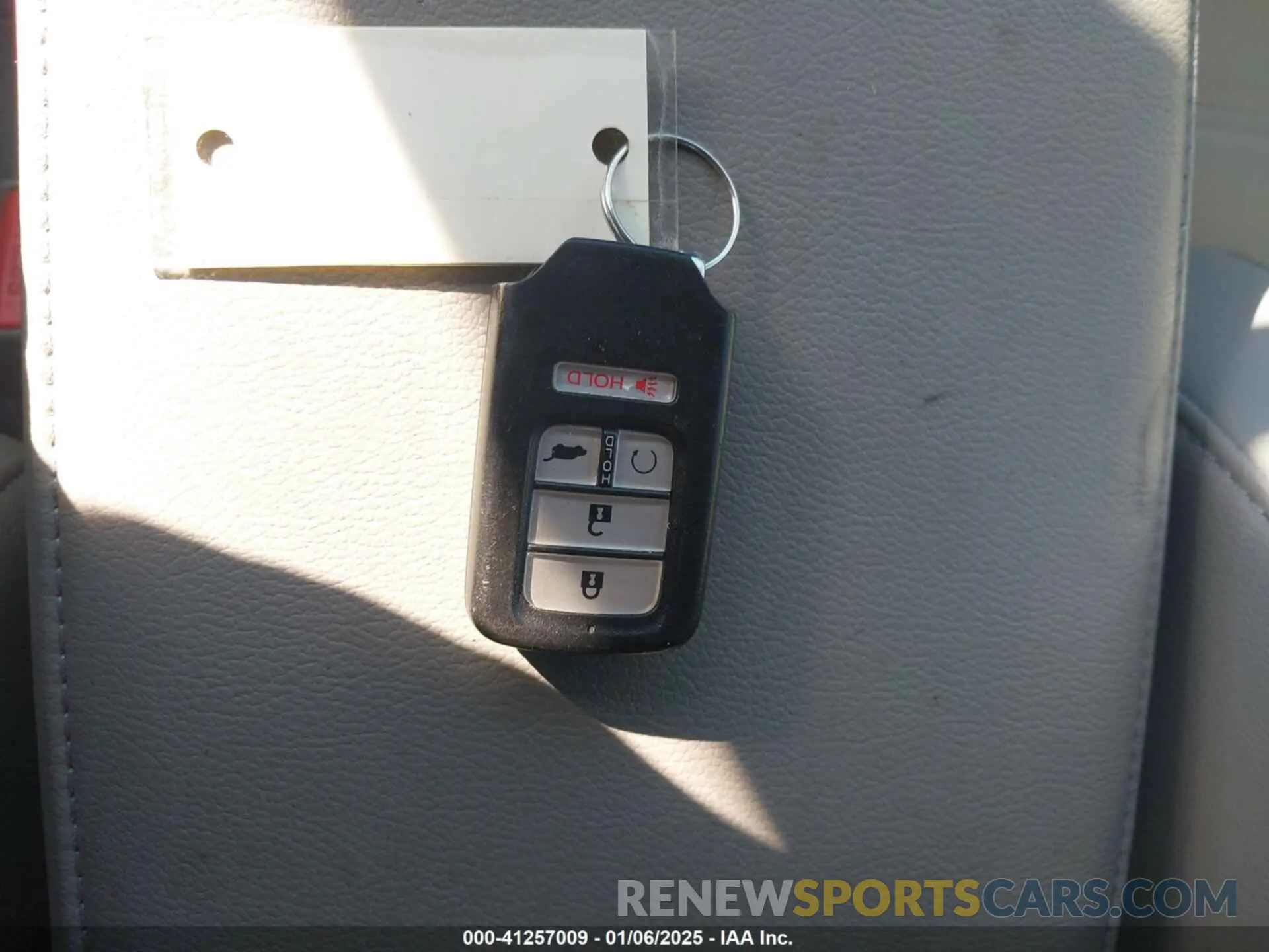 11 Photograph of a damaged car 5J6RW1H86KA039804 HONDA CR-V 2019