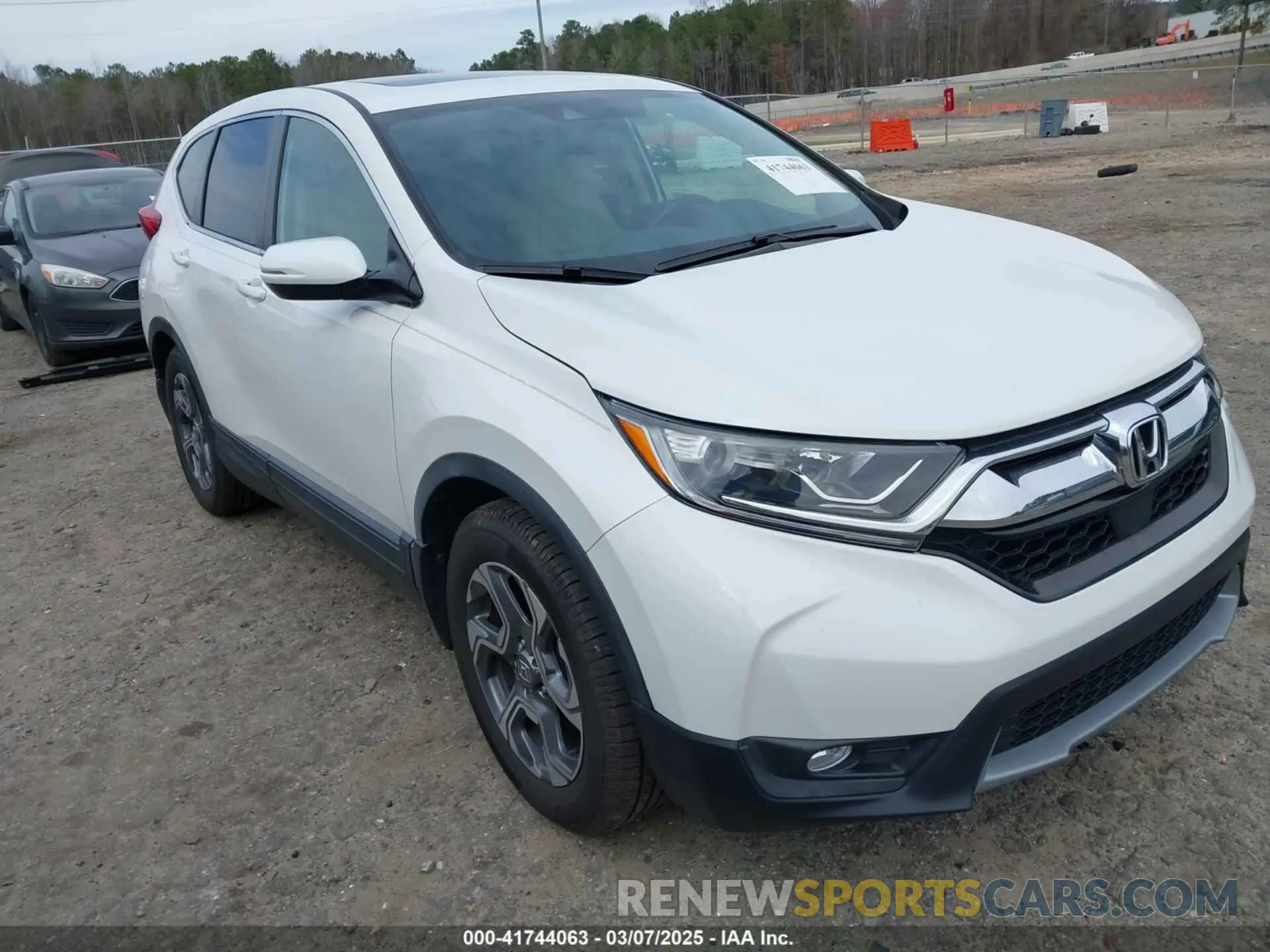 1 Photograph of a damaged car 5J6RW1H87KA026642 HONDA CR-V 2019
