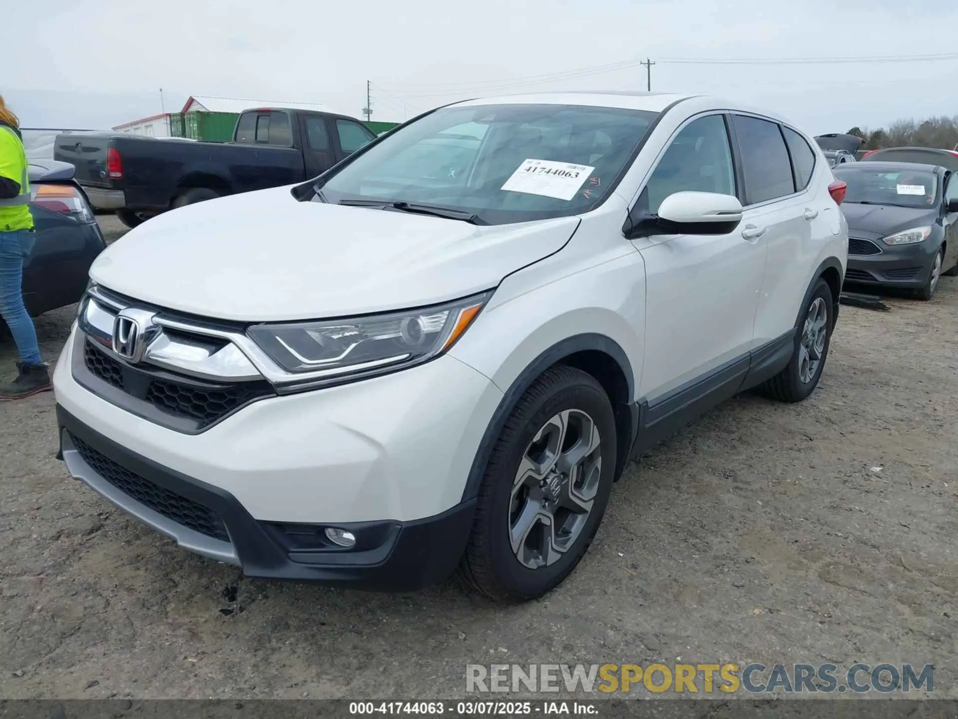 2 Photograph of a damaged car 5J6RW1H87KA026642 HONDA CR-V 2019