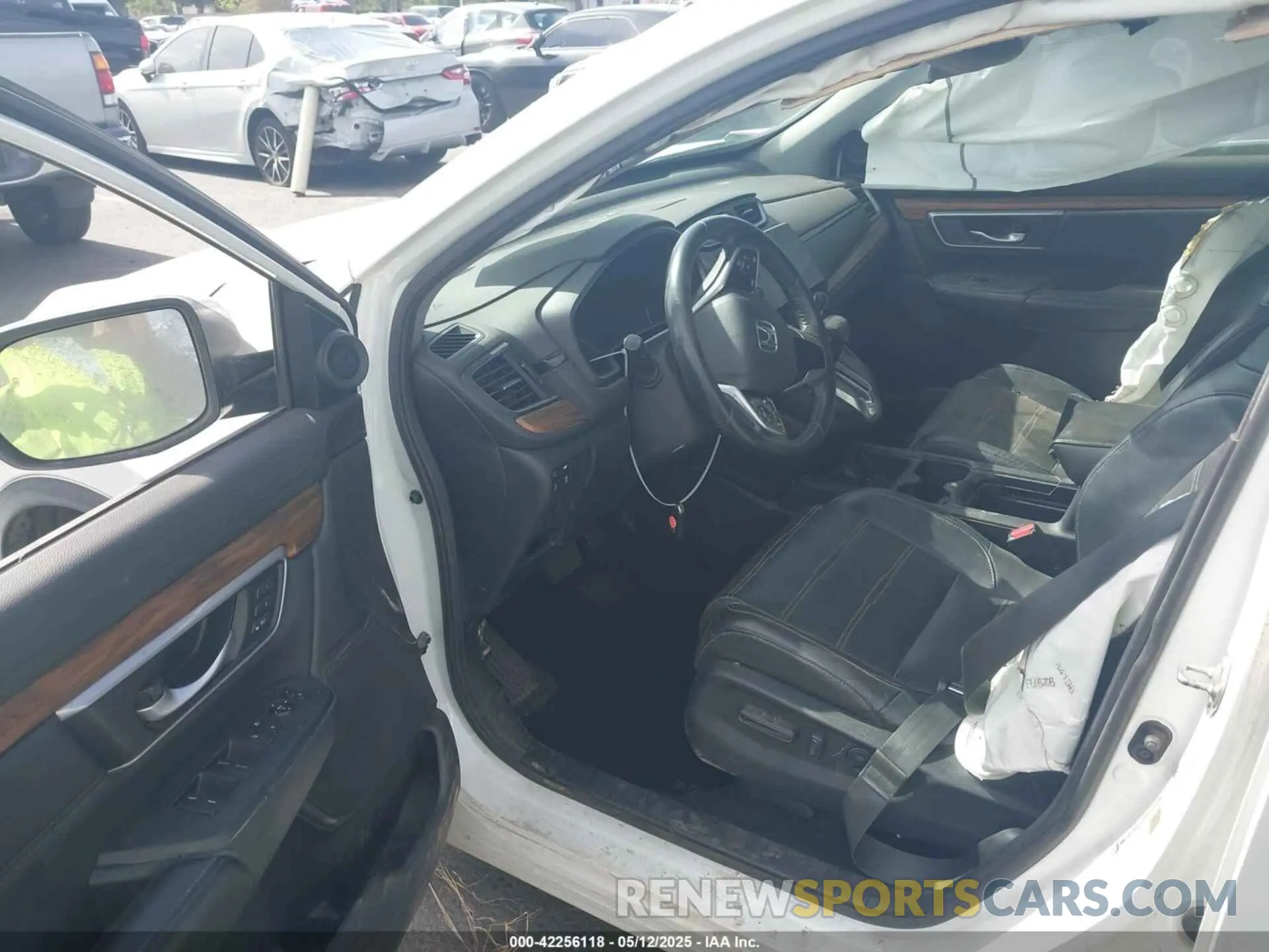 5 Photograph of a damaged car 5J6RW1H87KA048527 HONDA CR-V 2019