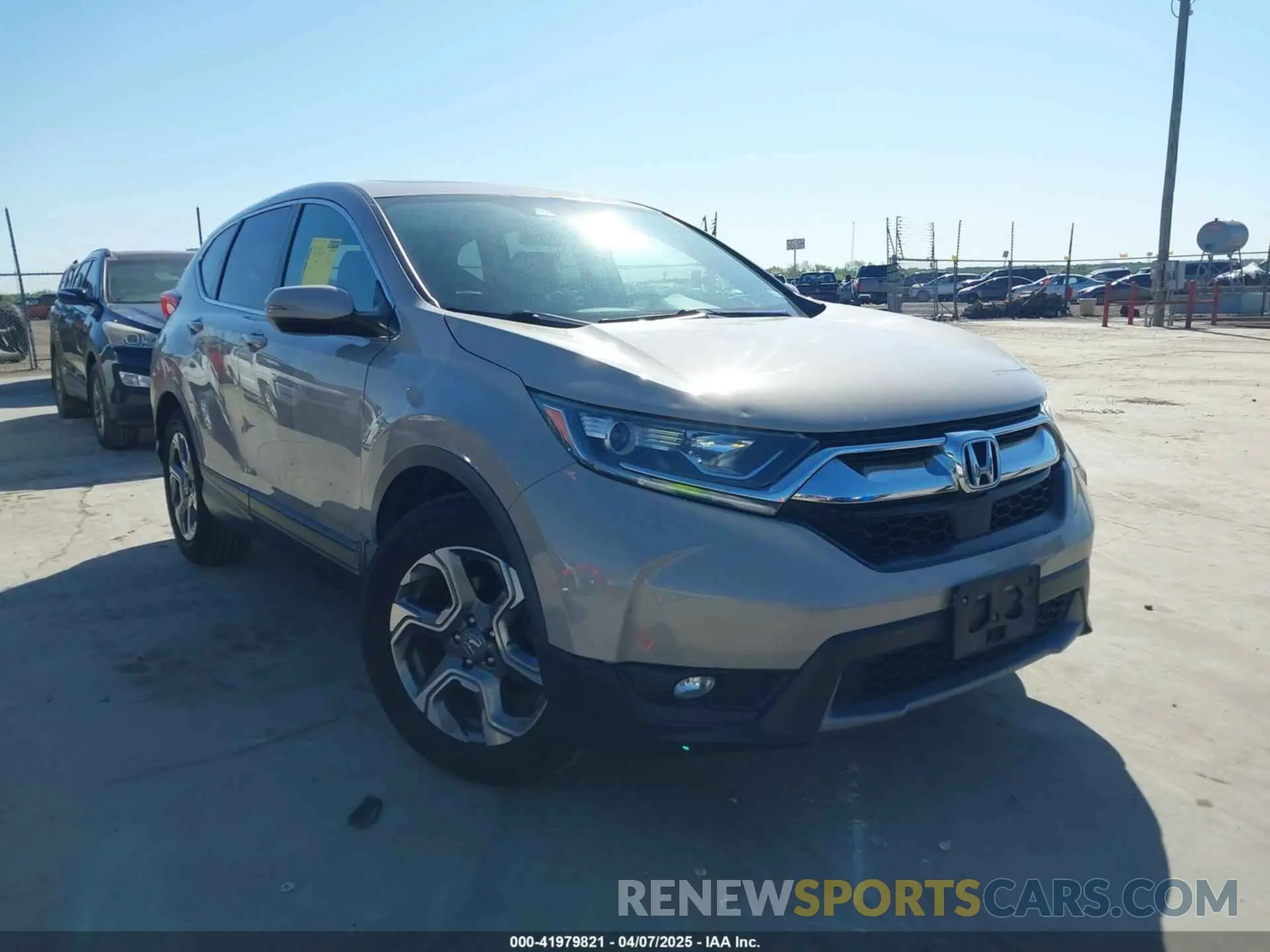 1 Photograph of a damaged car 5J6RW1H87KL005794 HONDA CR-V 2019
