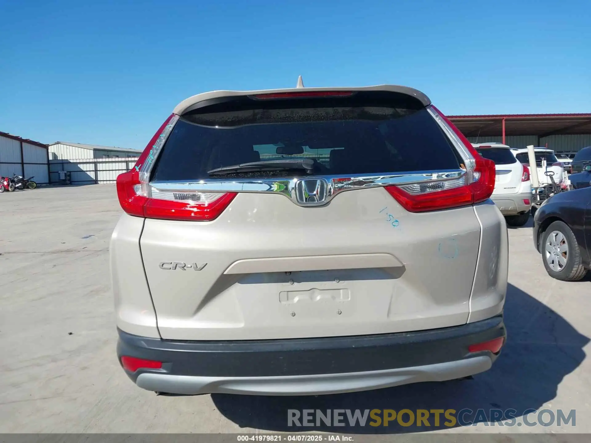 16 Photograph of a damaged car 5J6RW1H87KL005794 HONDA CR-V 2019