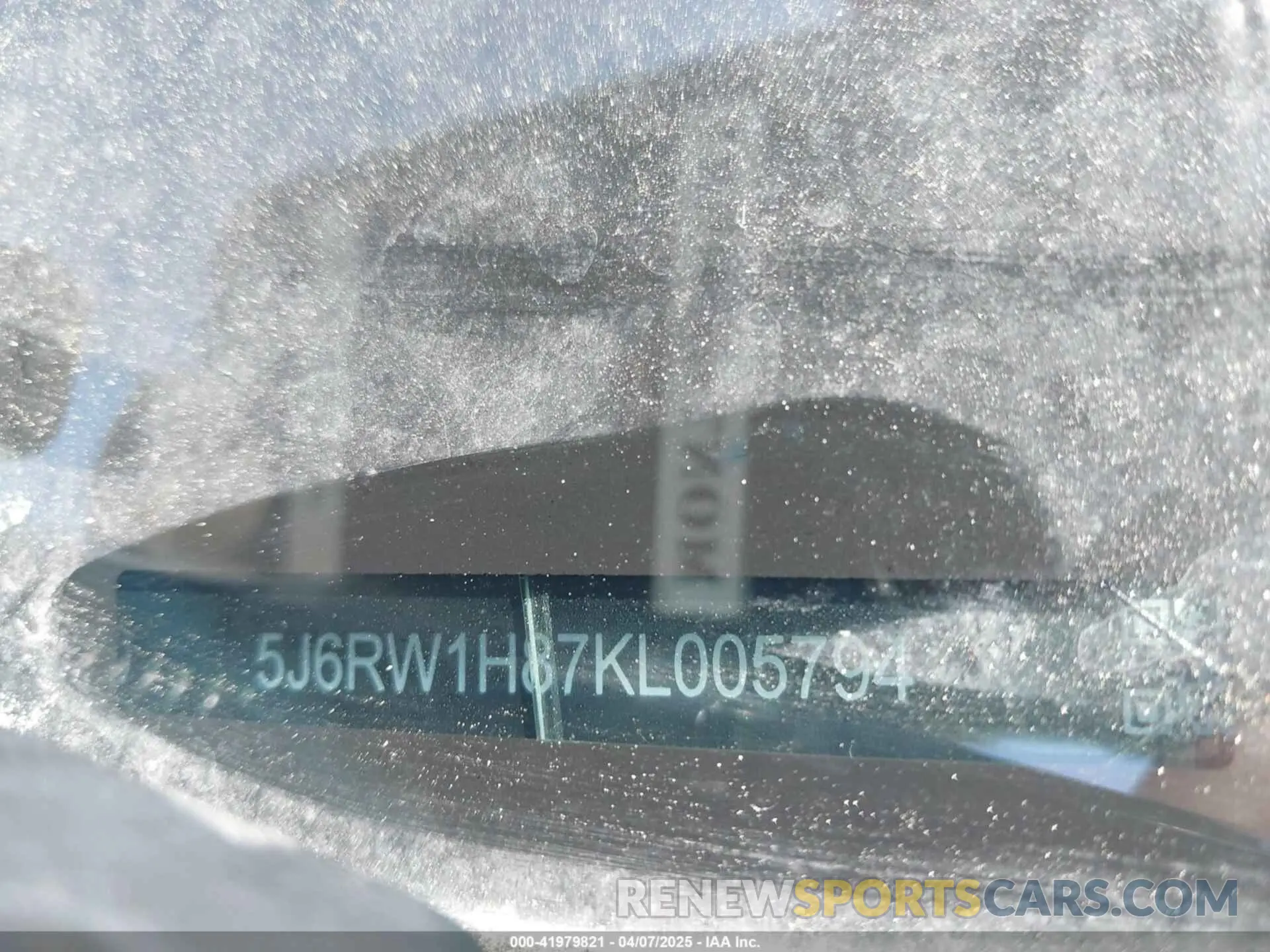9 Photograph of a damaged car 5J6RW1H87KL005794 HONDA CR-V 2019