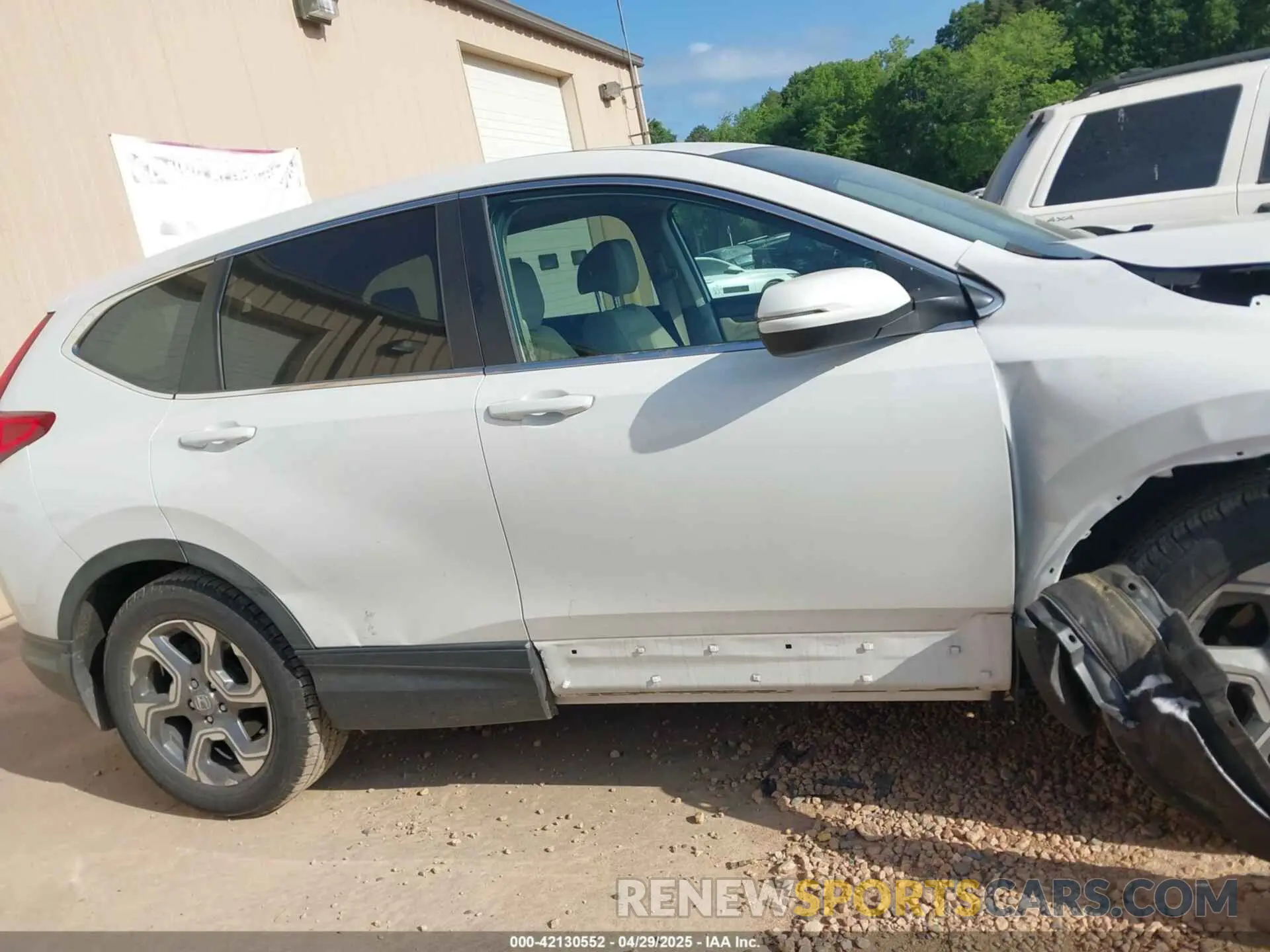 13 Photograph of a damaged car 5J6RW1H87KL006234 HONDA CR-V 2019
