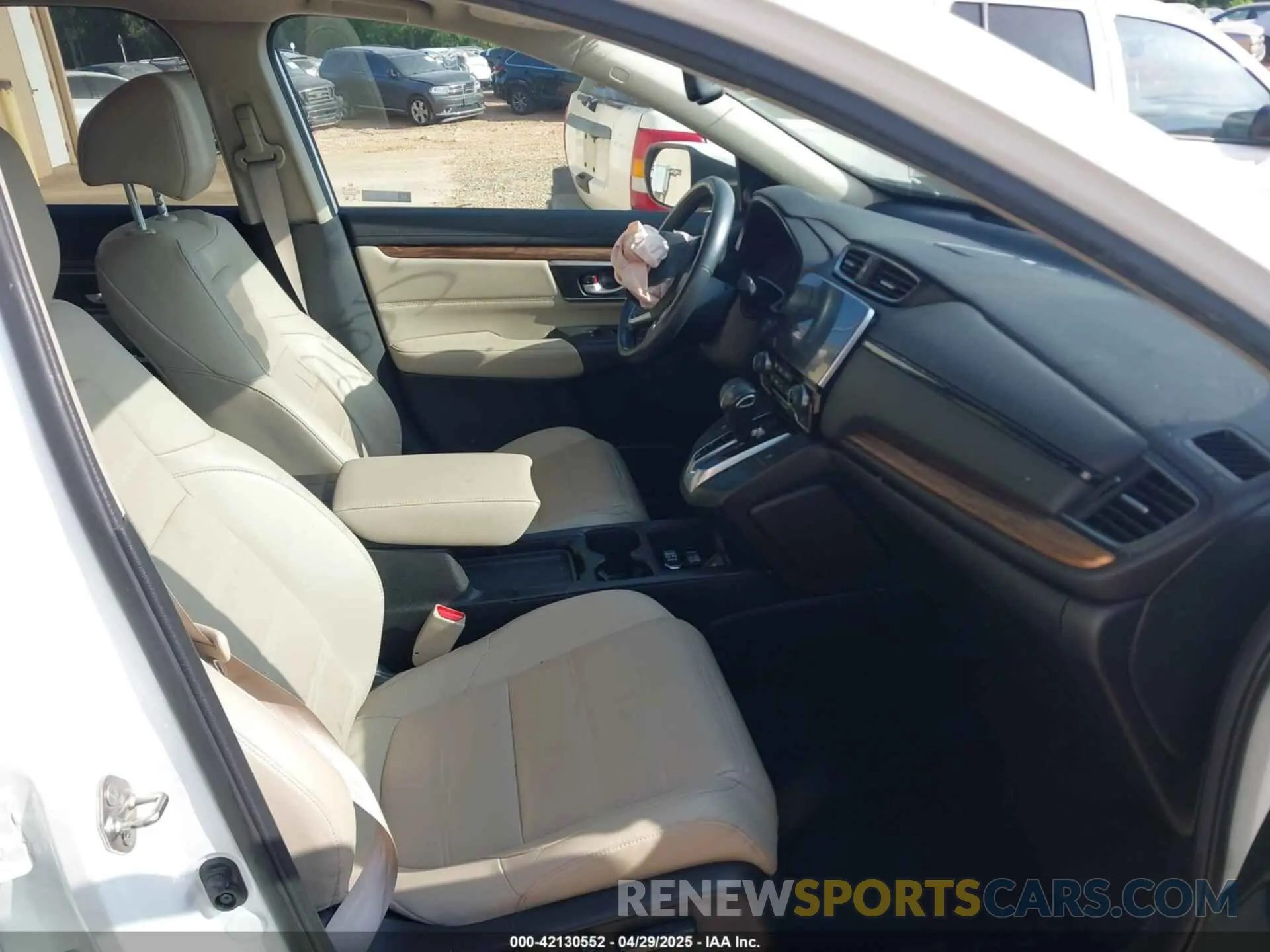 5 Photograph of a damaged car 5J6RW1H87KL006234 HONDA CR-V 2019