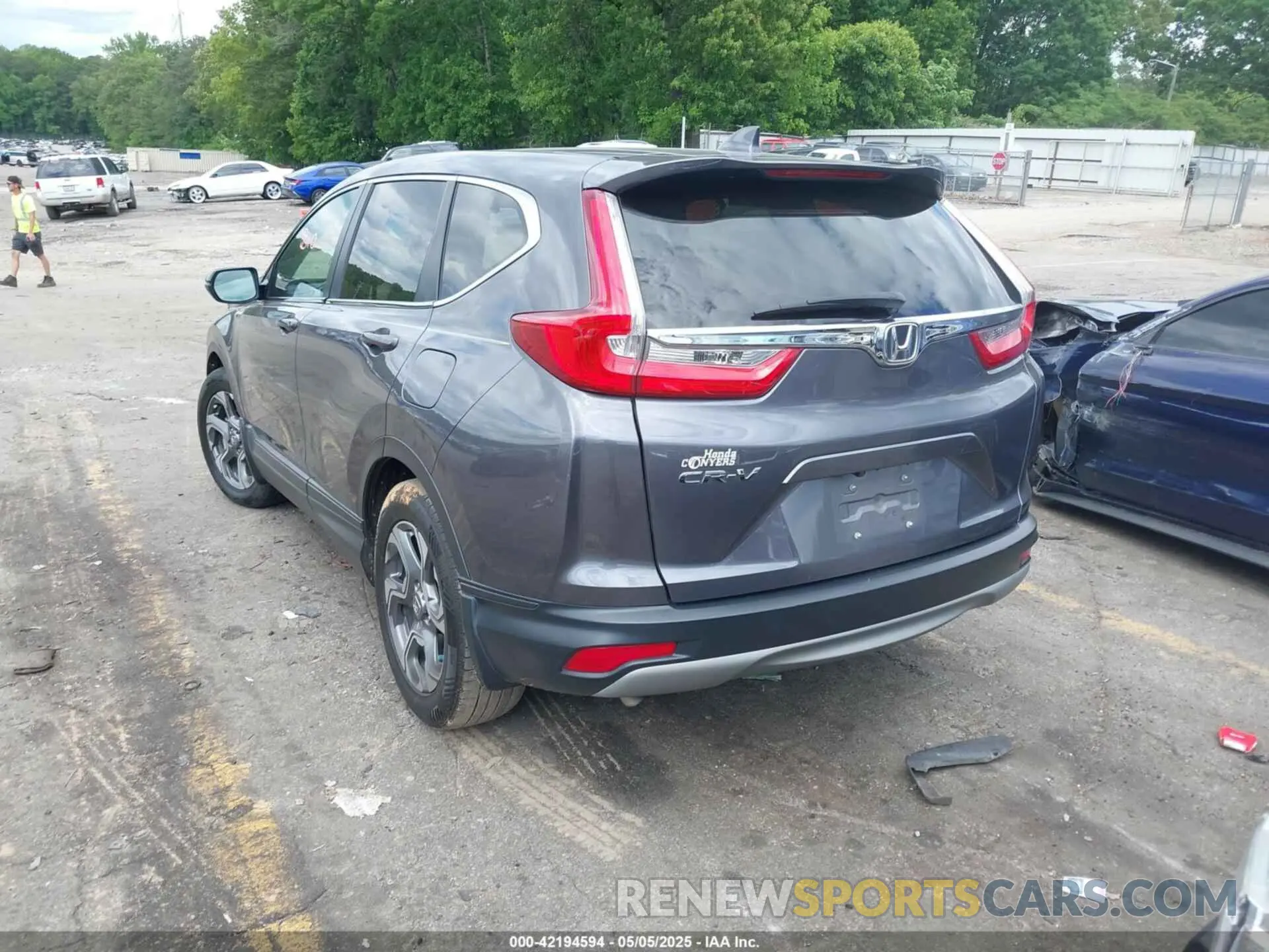 3 Photograph of a damaged car 5J6RW1H88KA027153 HONDA CR-V 2019