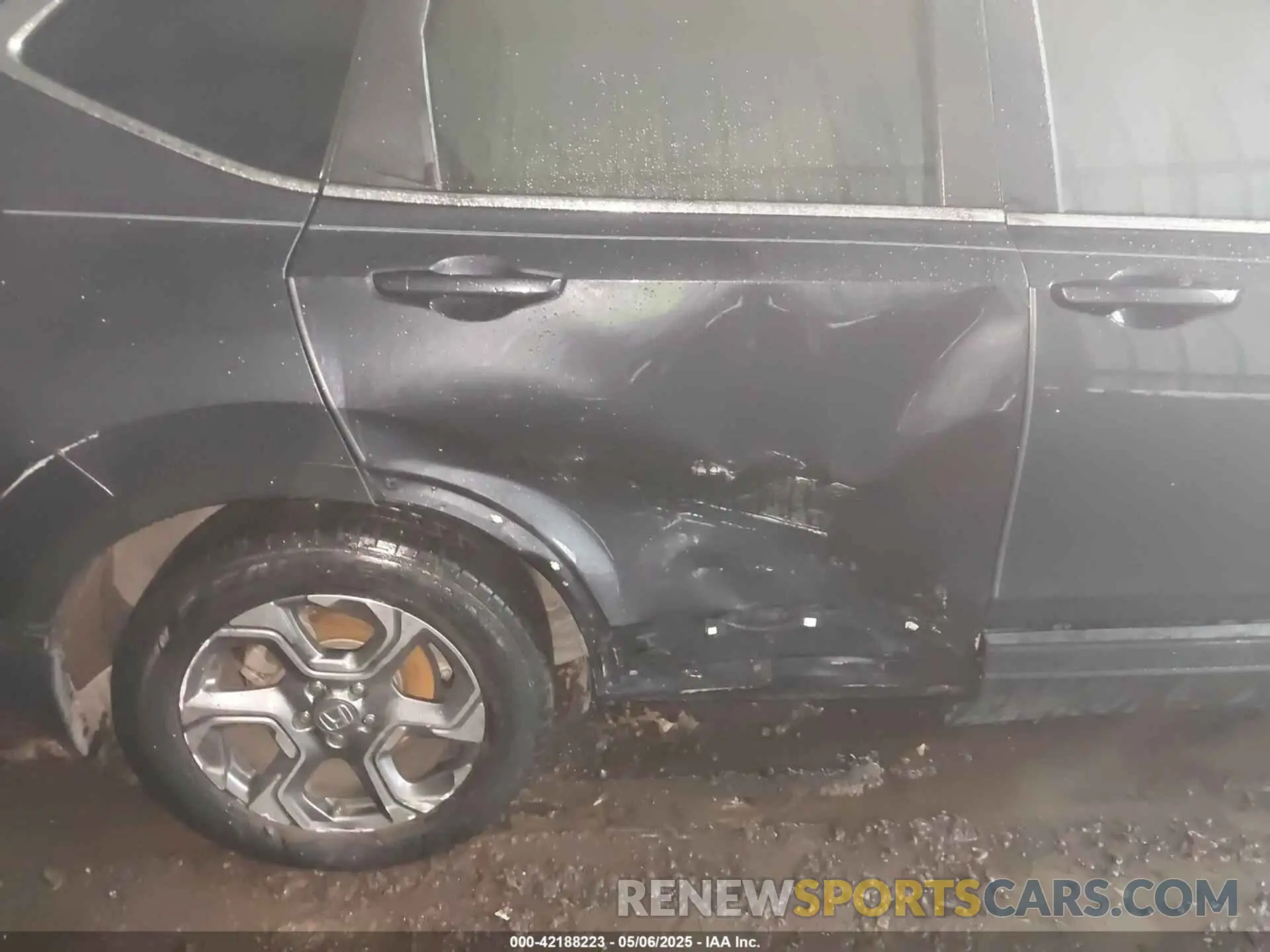 6 Photograph of a damaged car 5J6RW1H88KA046723 HONDA CR-V 2019