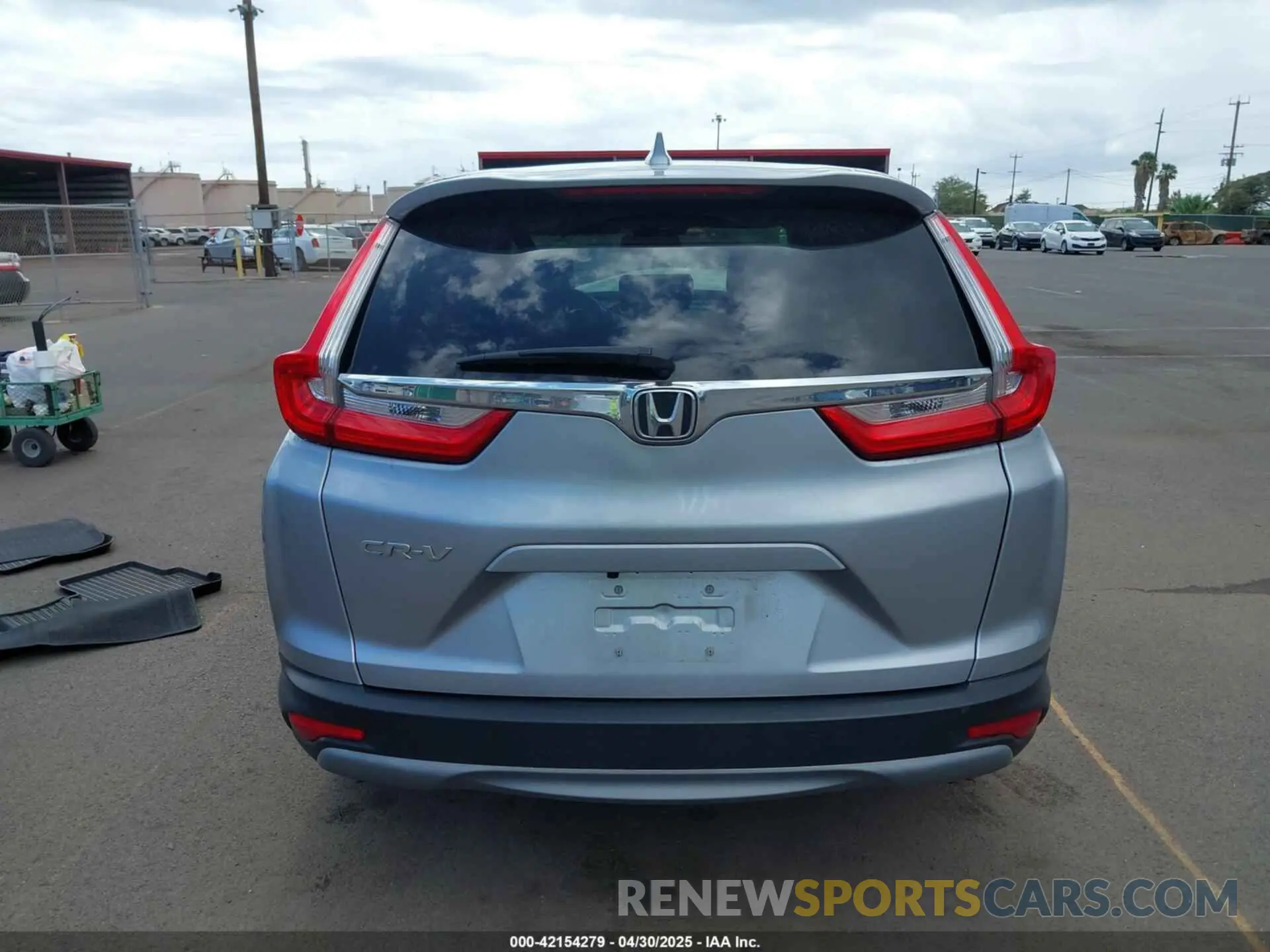 17 Photograph of a damaged car 5J6RW1H89KA046228 HONDA CR-V 2019