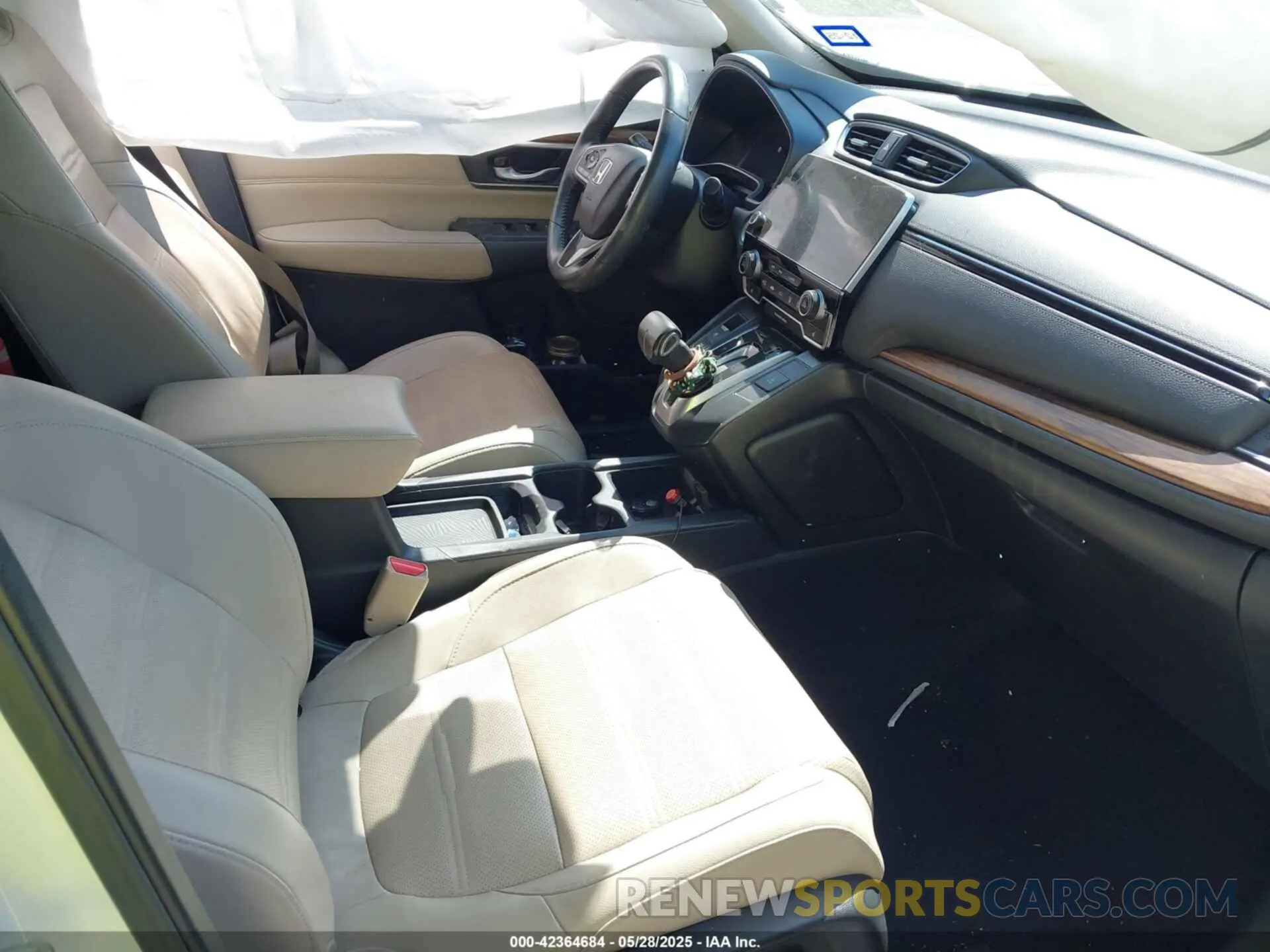 5 Photograph of a damaged car 5J6RW1H8XKA031320 HONDA CR-V 2019