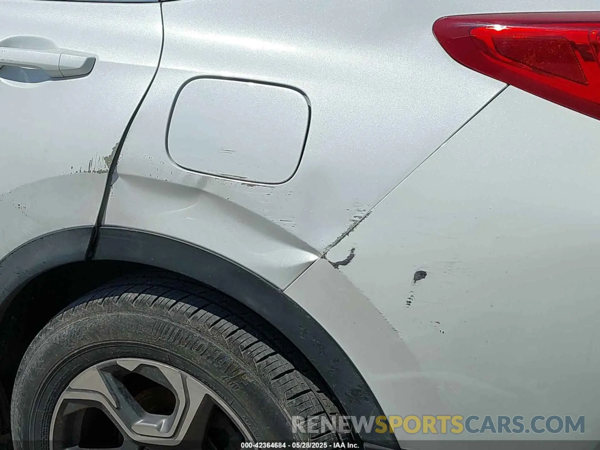 6 Photograph of a damaged car 5J6RW1H8XKA031320 HONDA CR-V 2019
