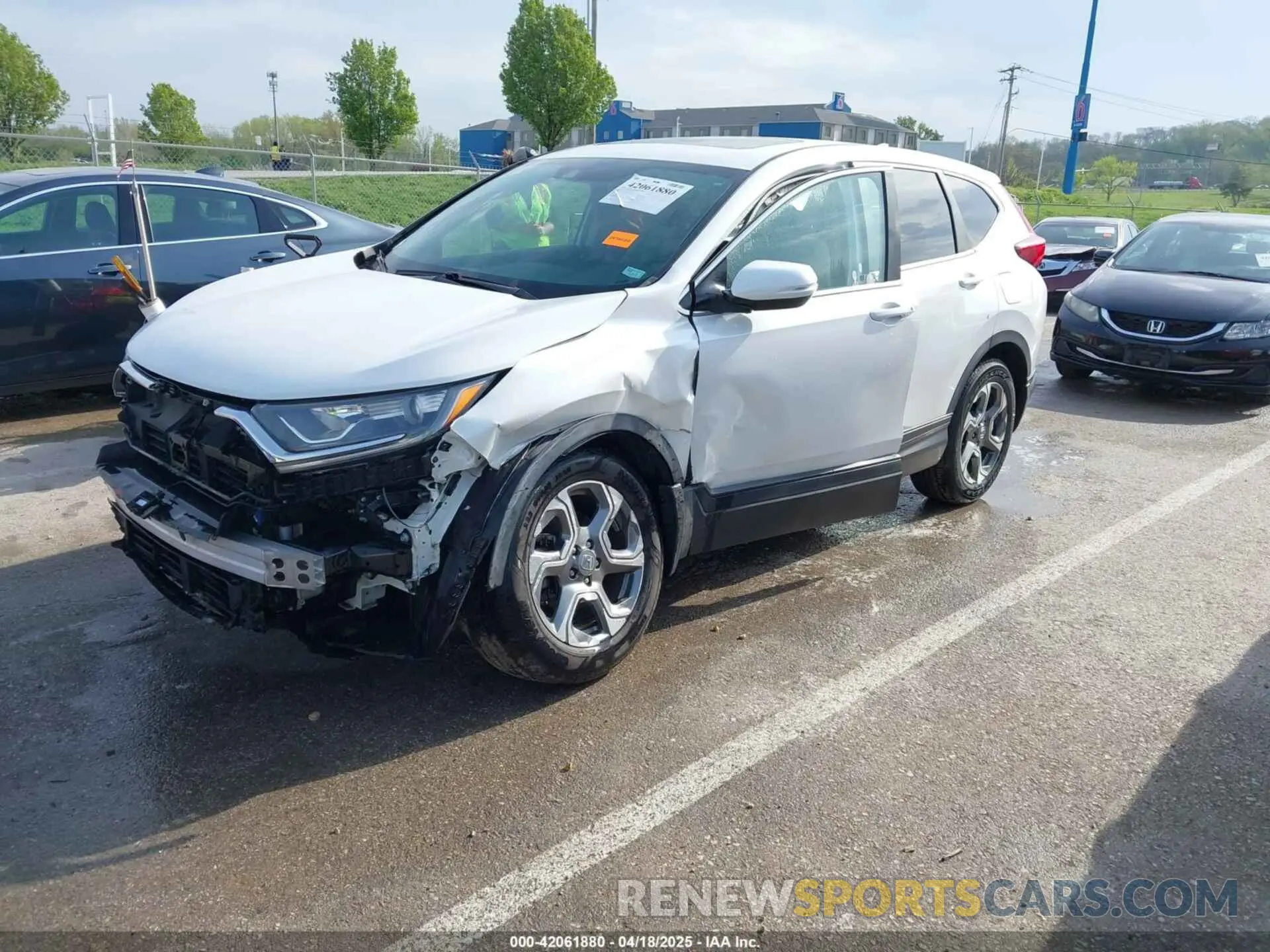 2 Photograph of a damaged car 5J6RW2H50KA004428 HONDA CR-V 2019