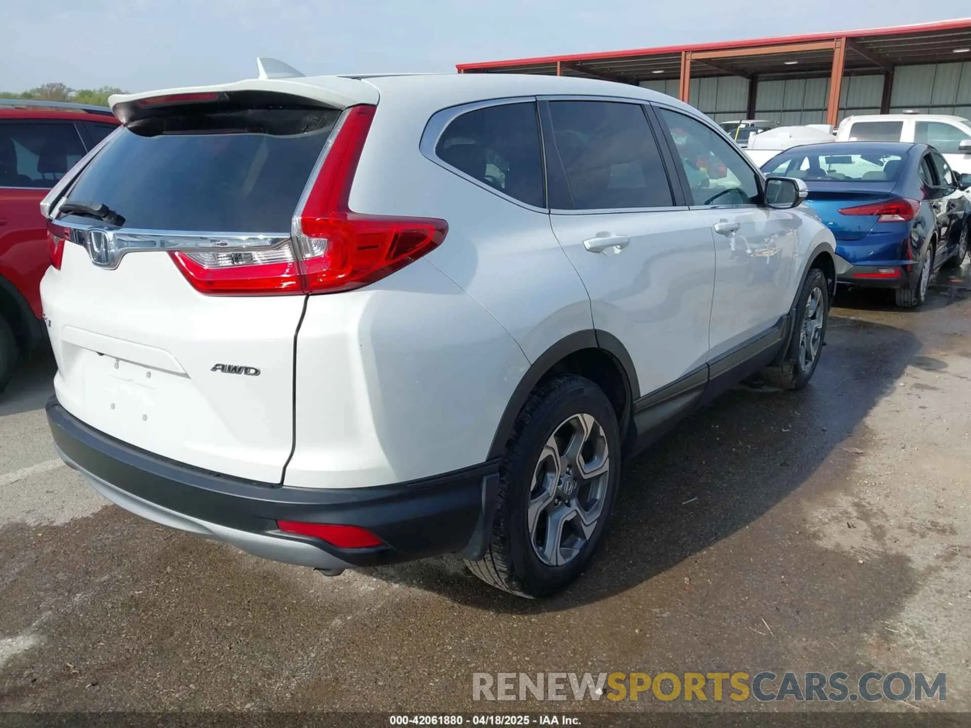 4 Photograph of a damaged car 5J6RW2H50KA004428 HONDA CR-V 2019