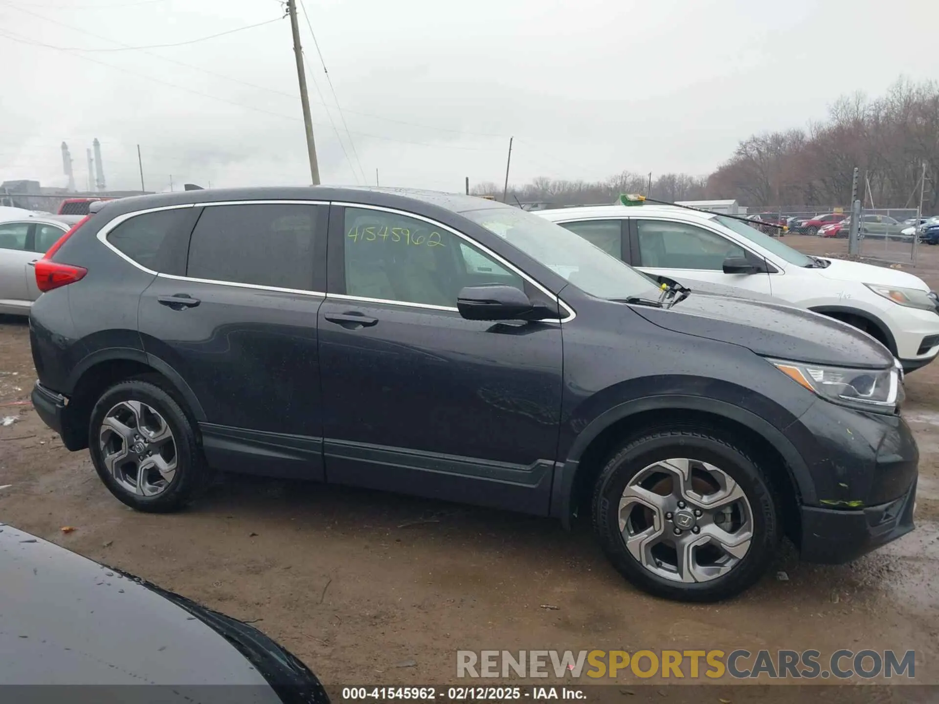 13 Photograph of a damaged car 5J6RW2H50KA011430 HONDA CR-V 2019