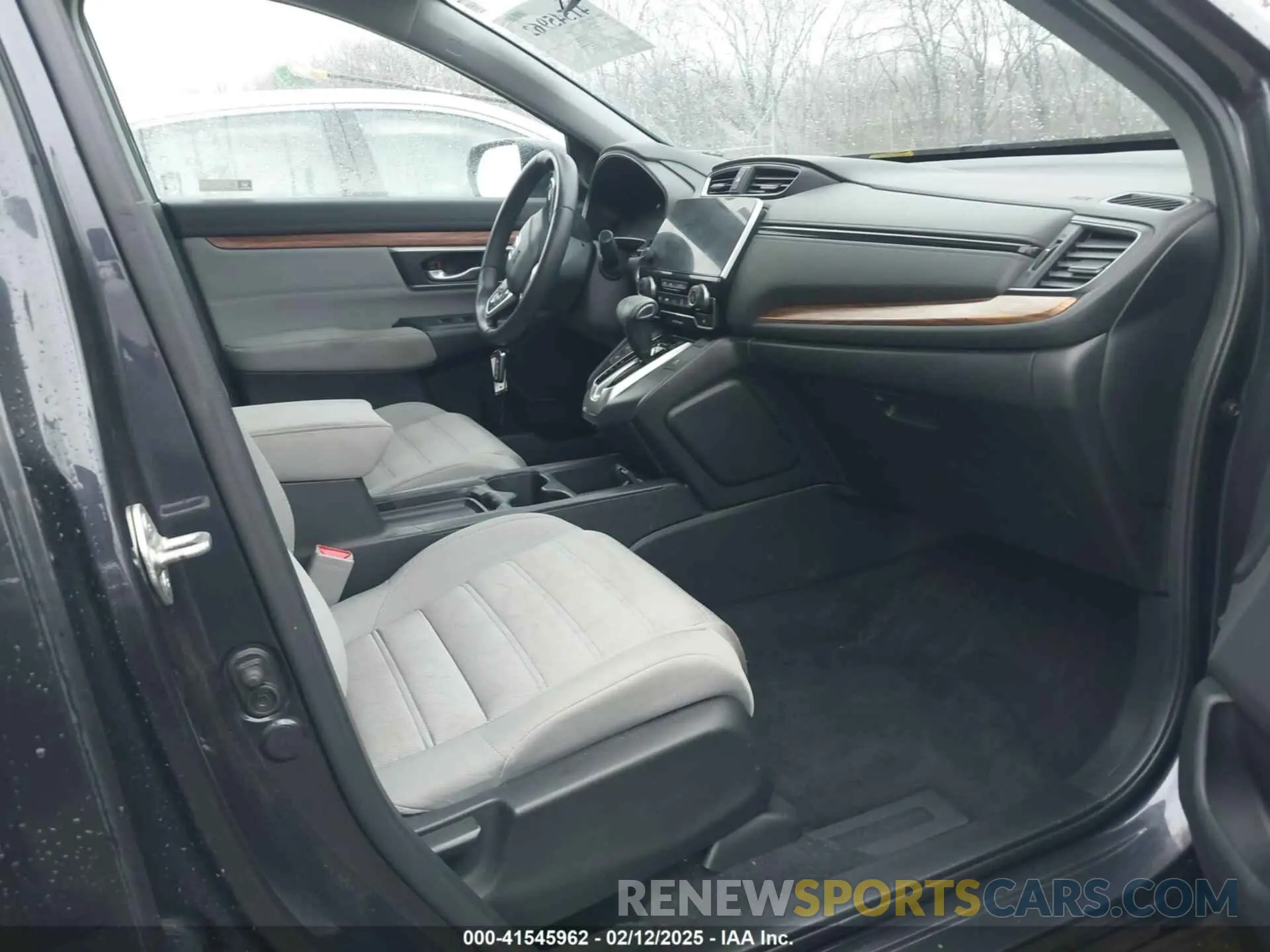 5 Photograph of a damaged car 5J6RW2H50KA011430 HONDA CR-V 2019