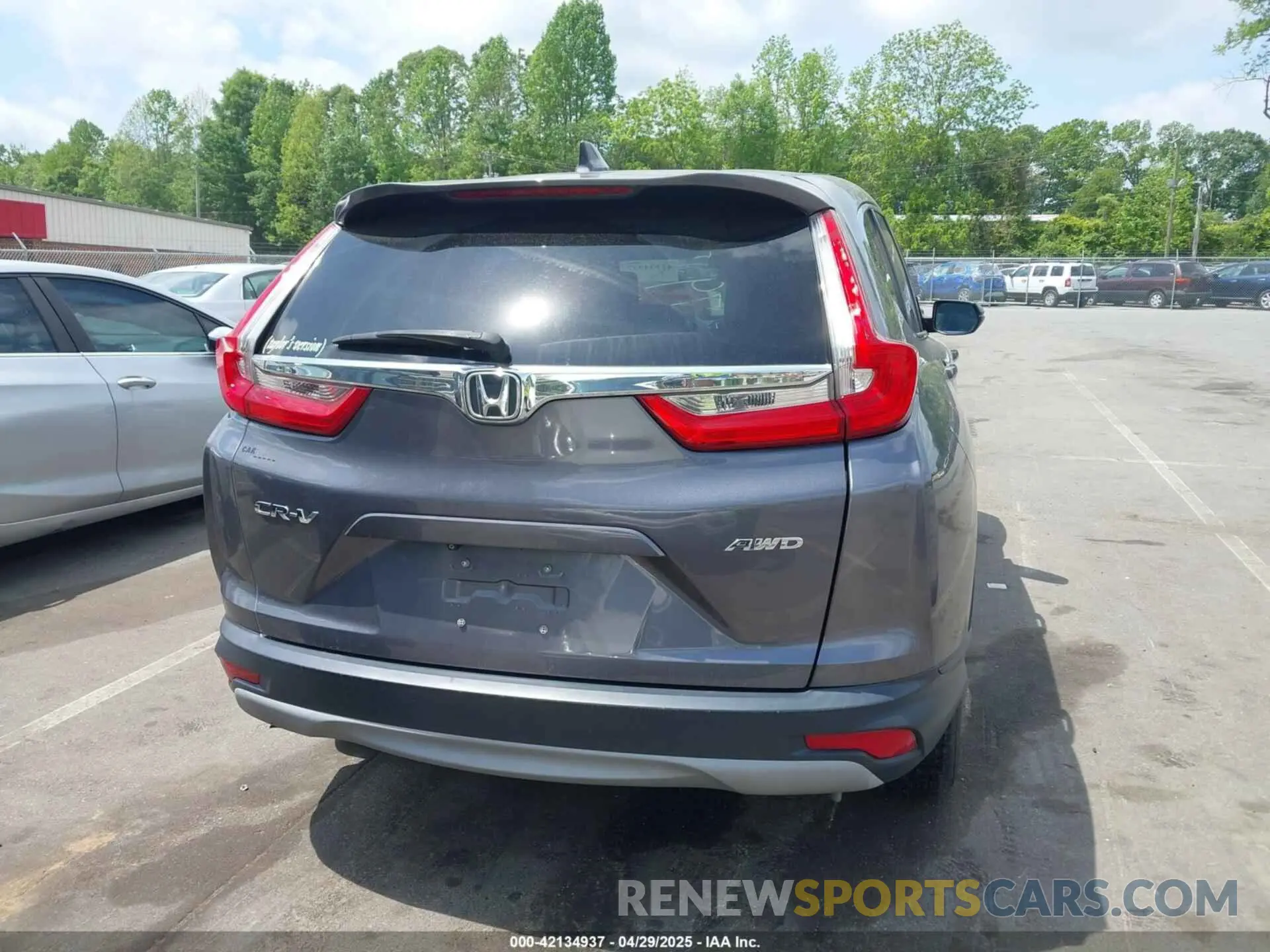 17 Photograph of a damaged car 5J6RW2H51KL007925 HONDA CR-V 2019