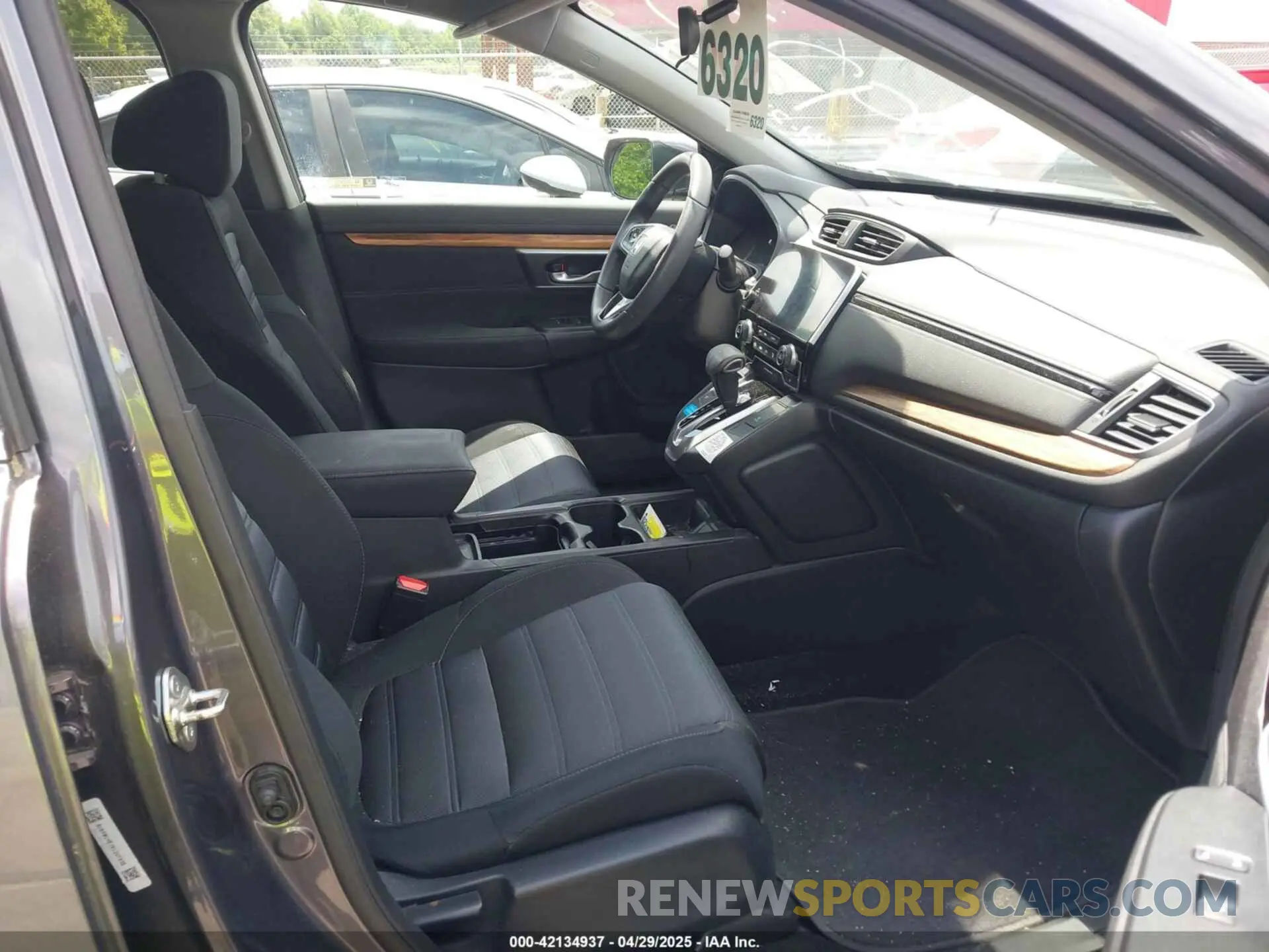 5 Photograph of a damaged car 5J6RW2H51KL007925 HONDA CR-V 2019