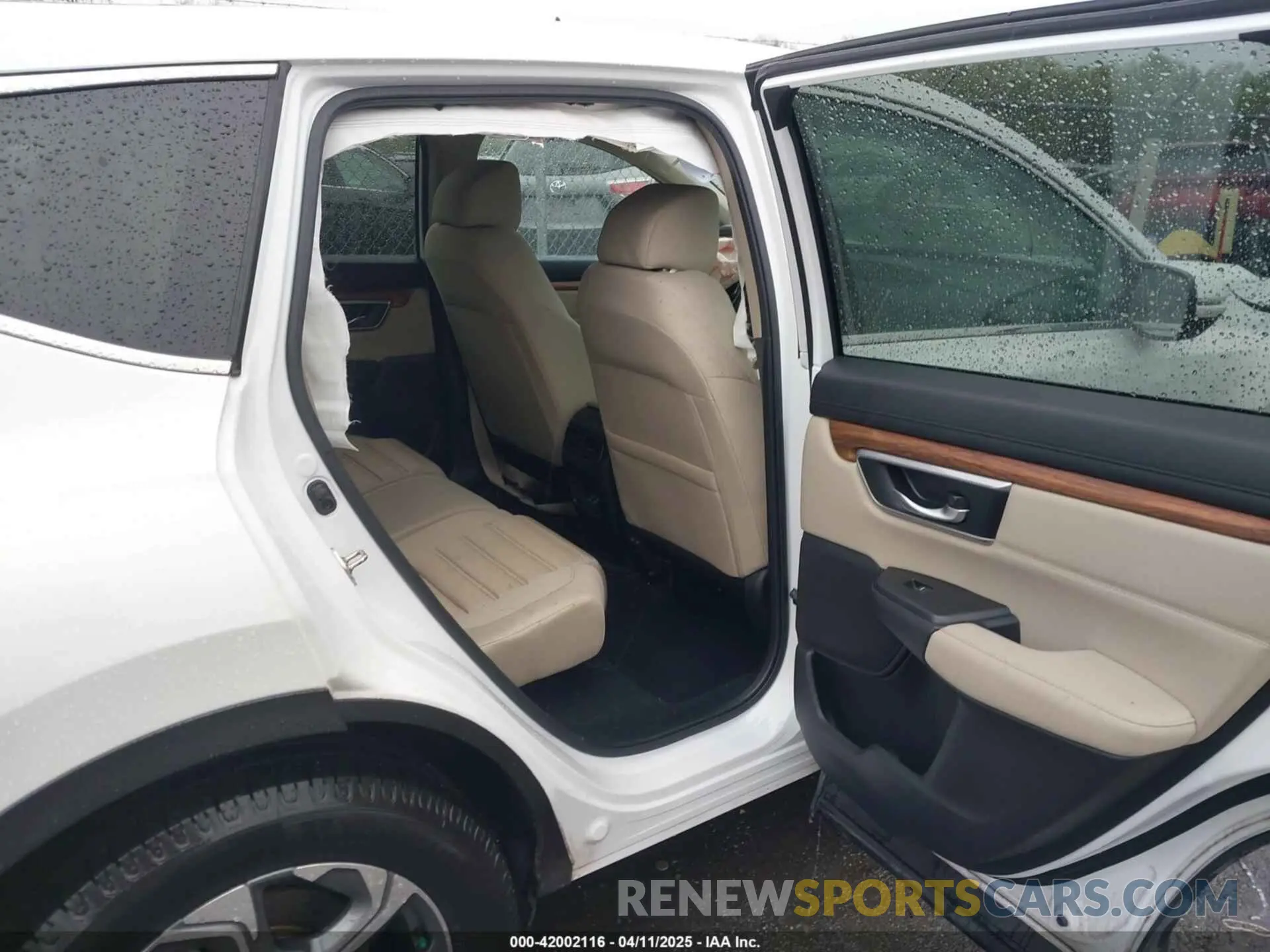 8 Photograph of a damaged car 5J6RW2H51KL009271 HONDA CR-V 2019