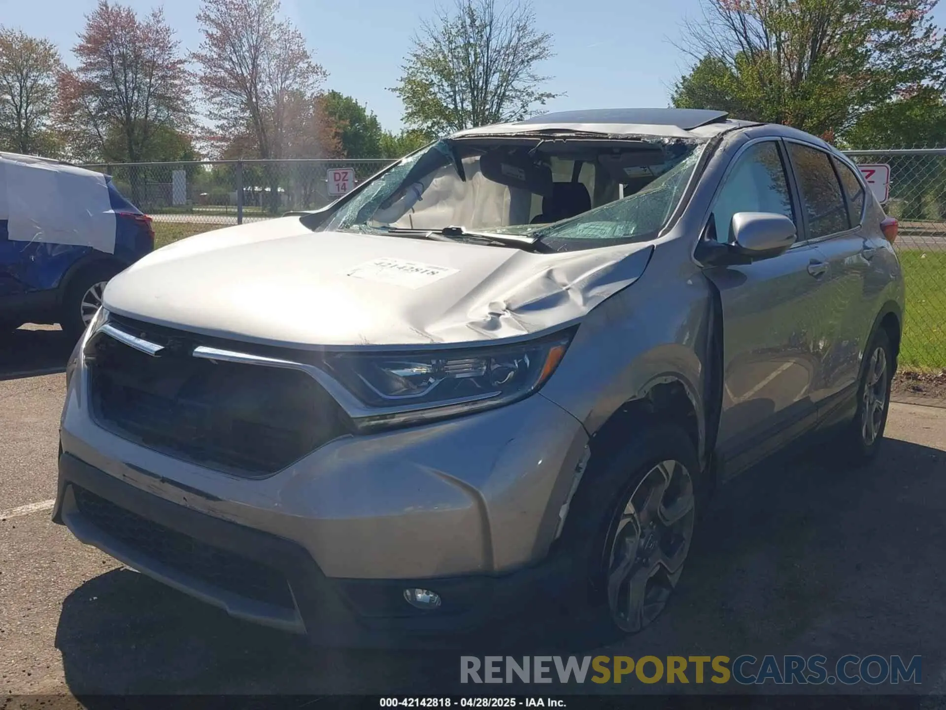 2 Photograph of a damaged car 5J6RW2H51KL033747 HONDA CR-V 2019