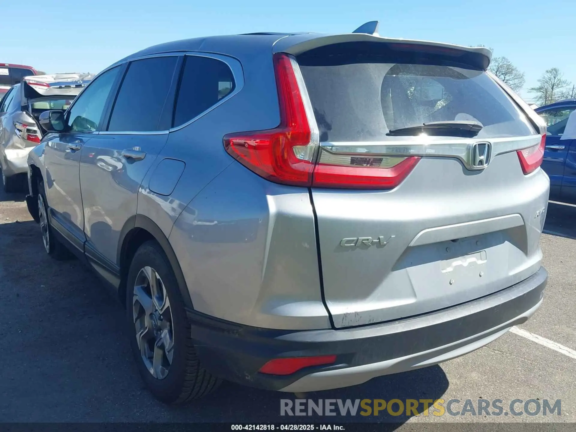 3 Photograph of a damaged car 5J6RW2H51KL033747 HONDA CR-V 2019