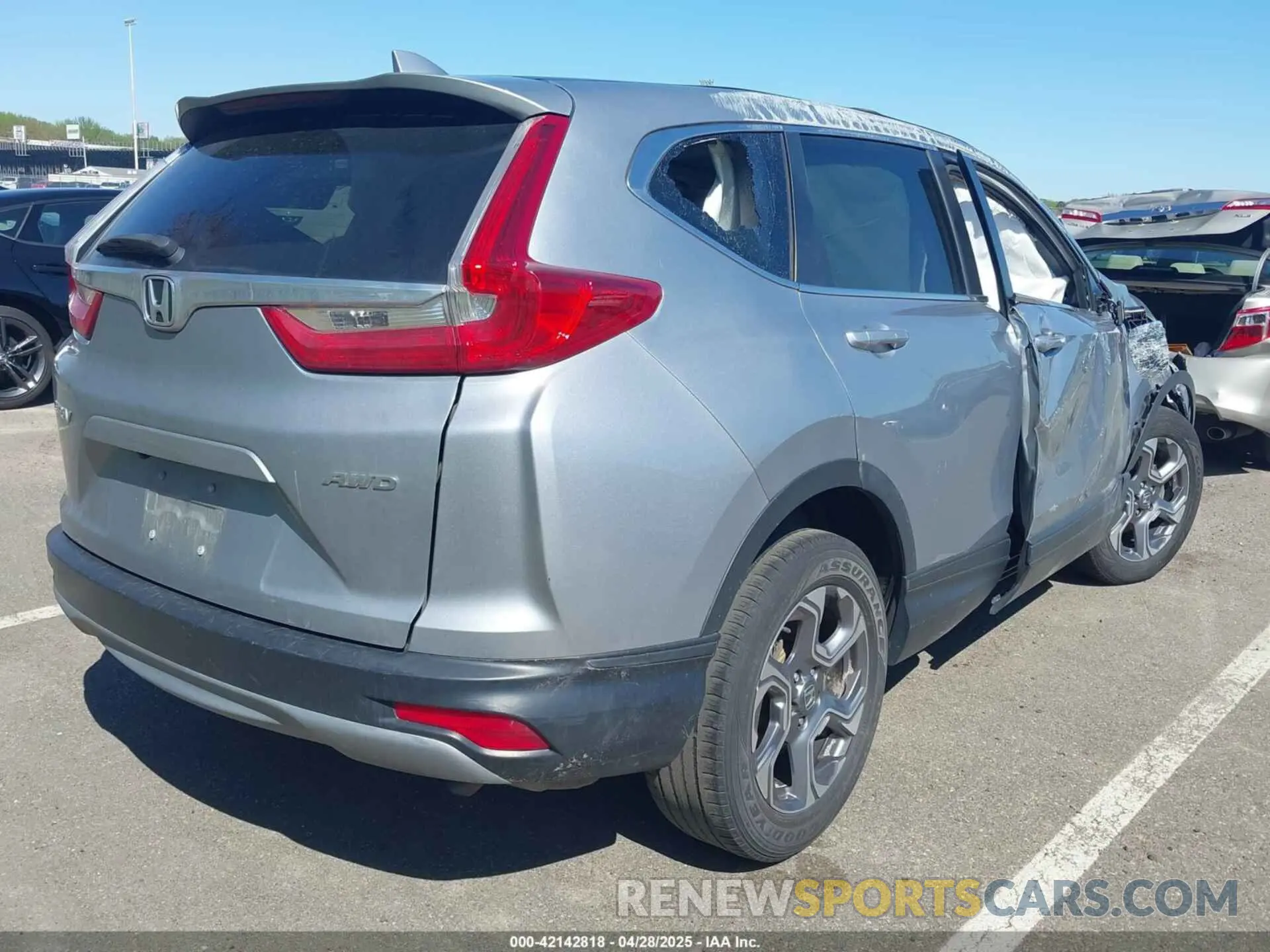4 Photograph of a damaged car 5J6RW2H51KL033747 HONDA CR-V 2019