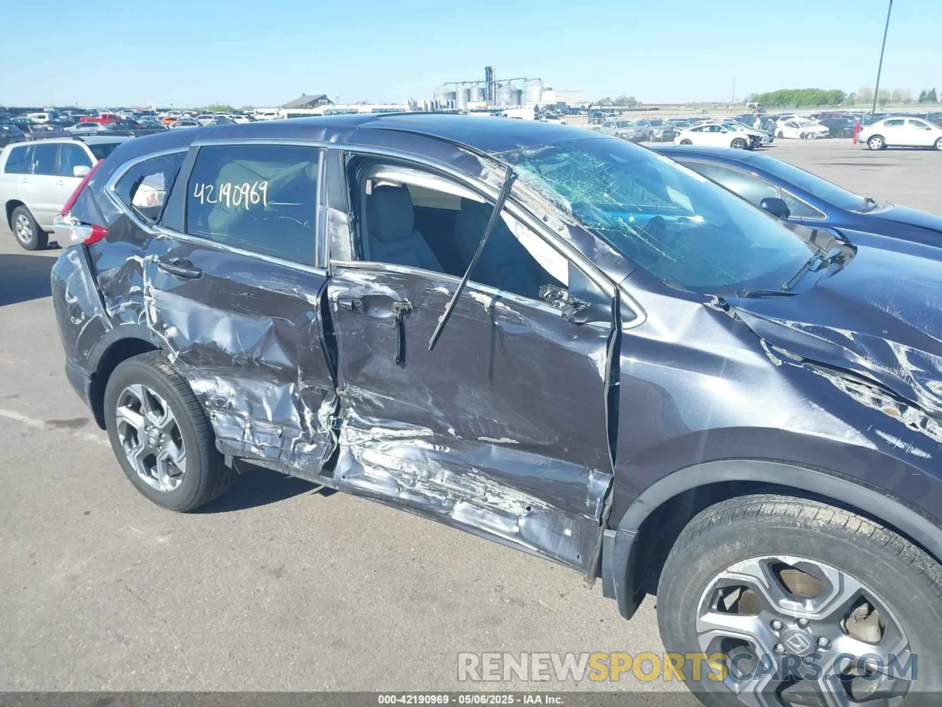6 Photograph of a damaged car 5J6RW2H52KA005029 HONDA CR-V 2019