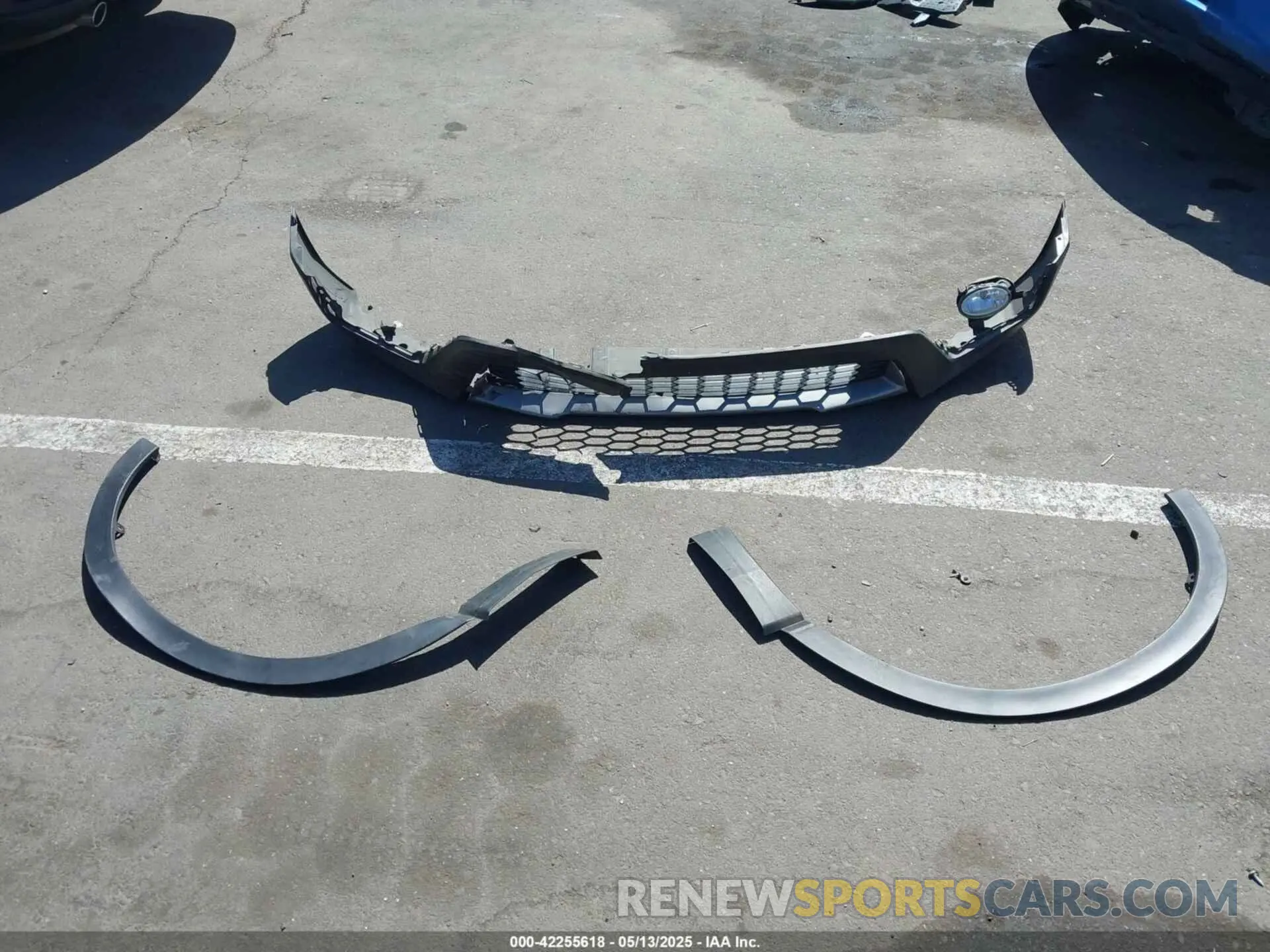 12 Photograph of a damaged car 5J6RW2H52KL012177 HONDA CR-V 2019