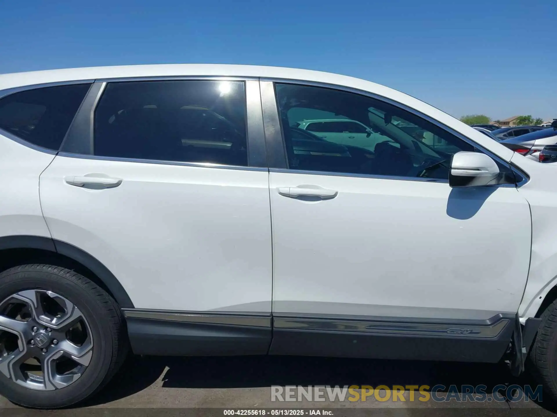 14 Photograph of a damaged car 5J6RW2H52KL012177 HONDA CR-V 2019