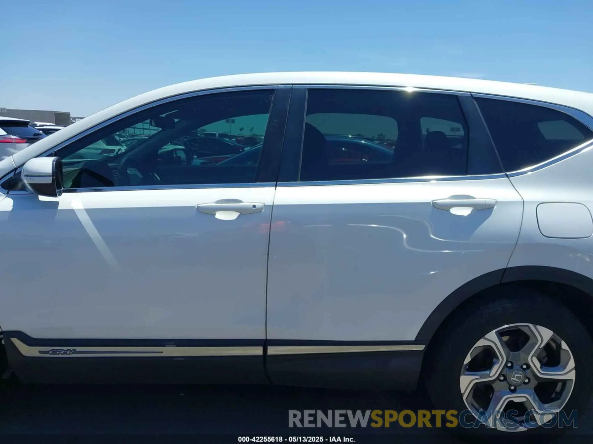 15 Photograph of a damaged car 5J6RW2H52KL012177 HONDA CR-V 2019
