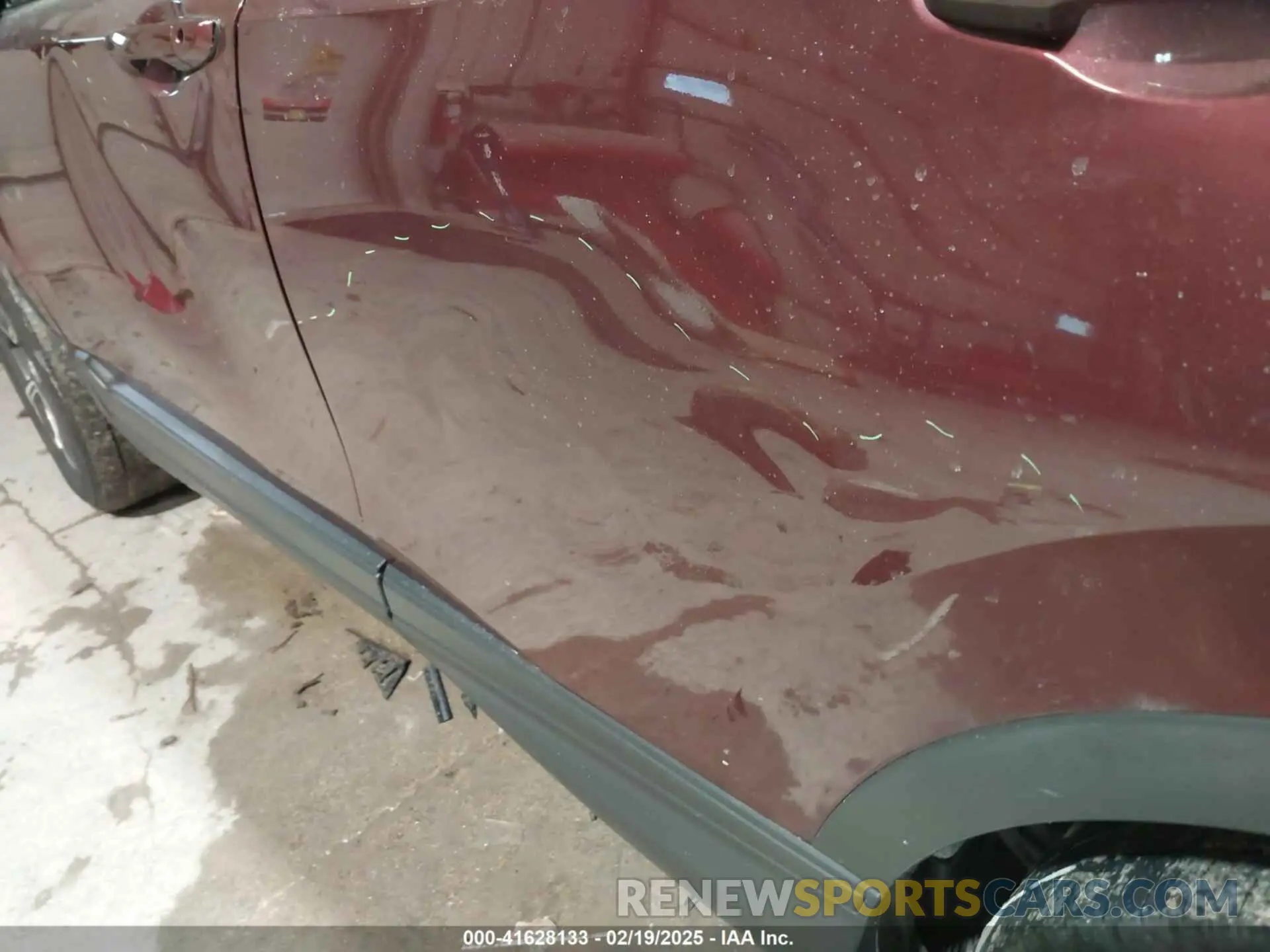 19 Photograph of a damaged car 5J6RW2H52KL021297 HONDA CR-V 2019